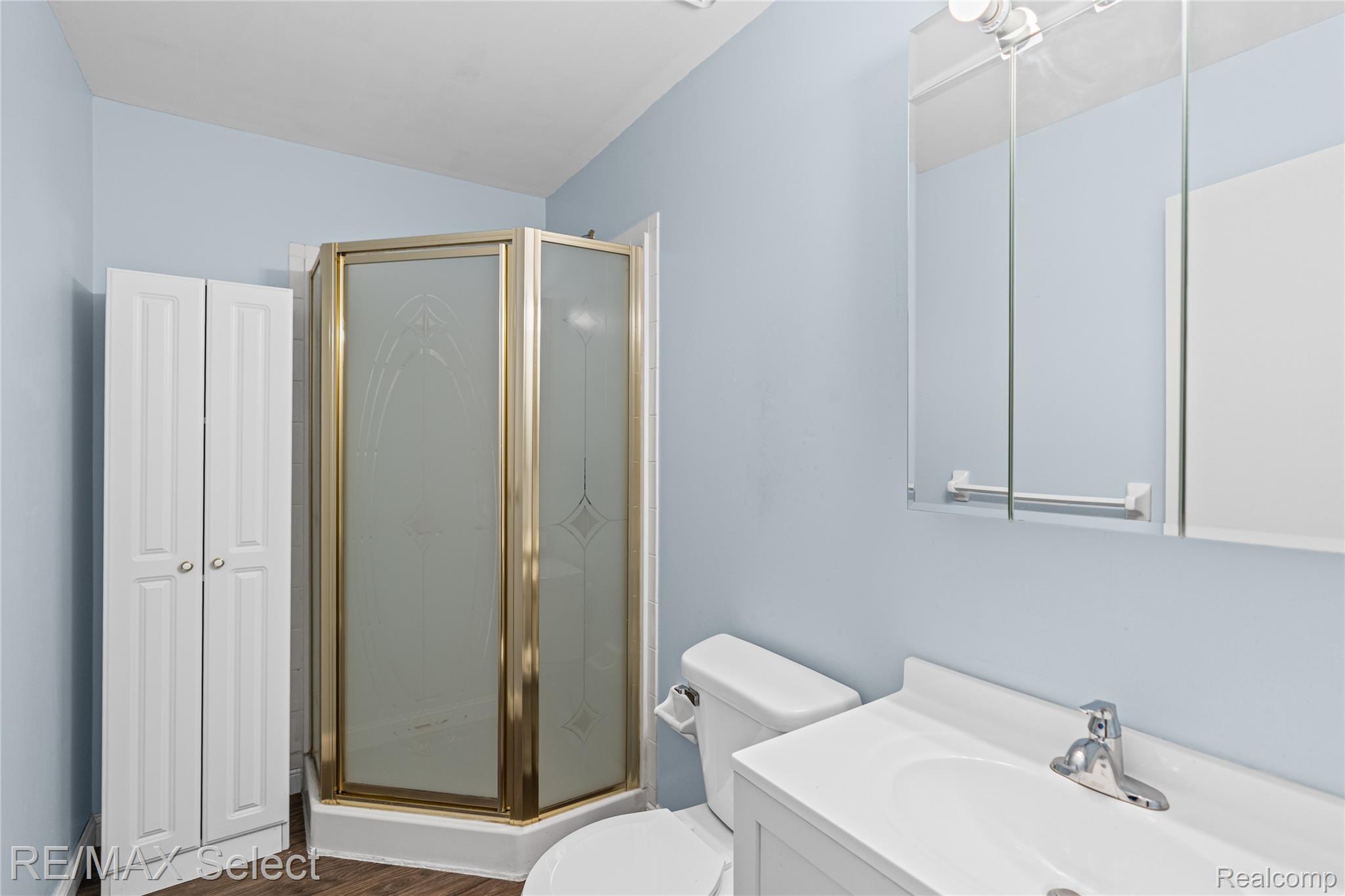580 Oakbrook Circle