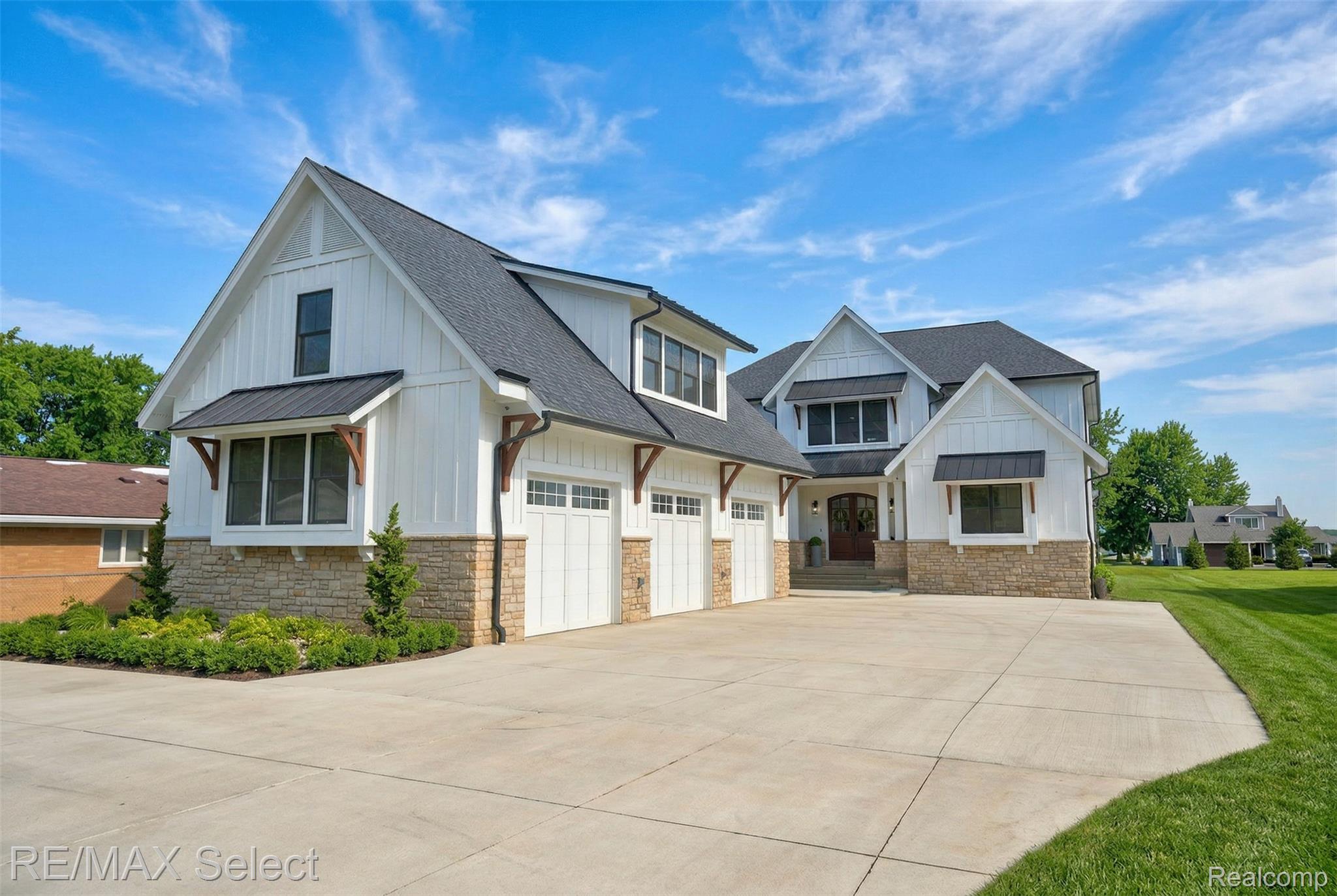 2208 Grove Park Road