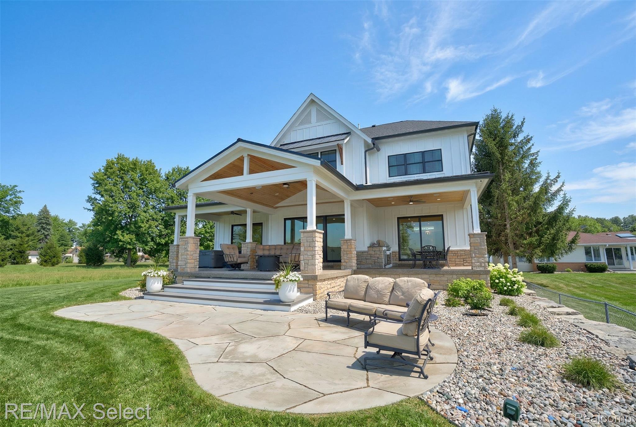 2208 Grove Park Road