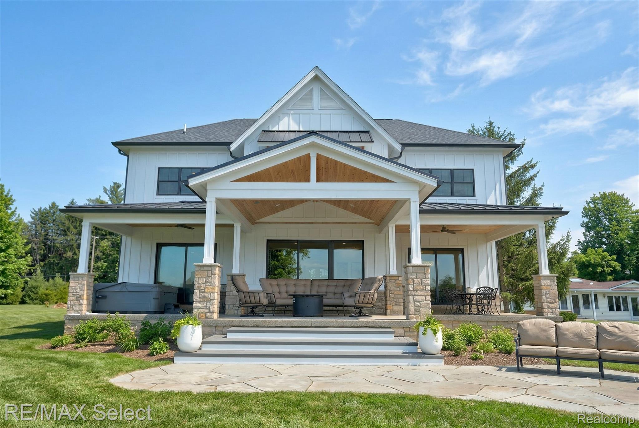 2208 Grove Park Road
