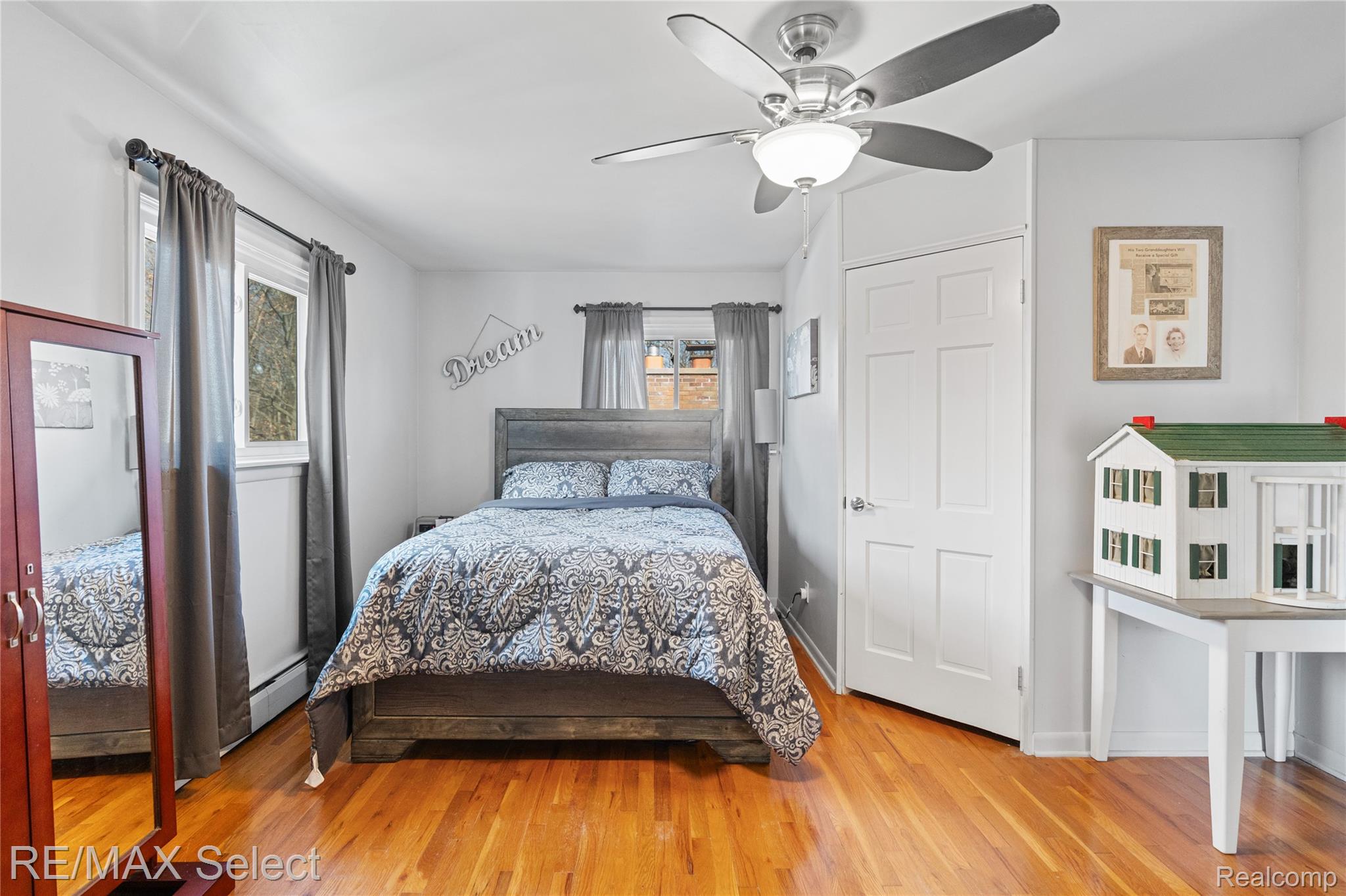 5401 S Sycamore Drive