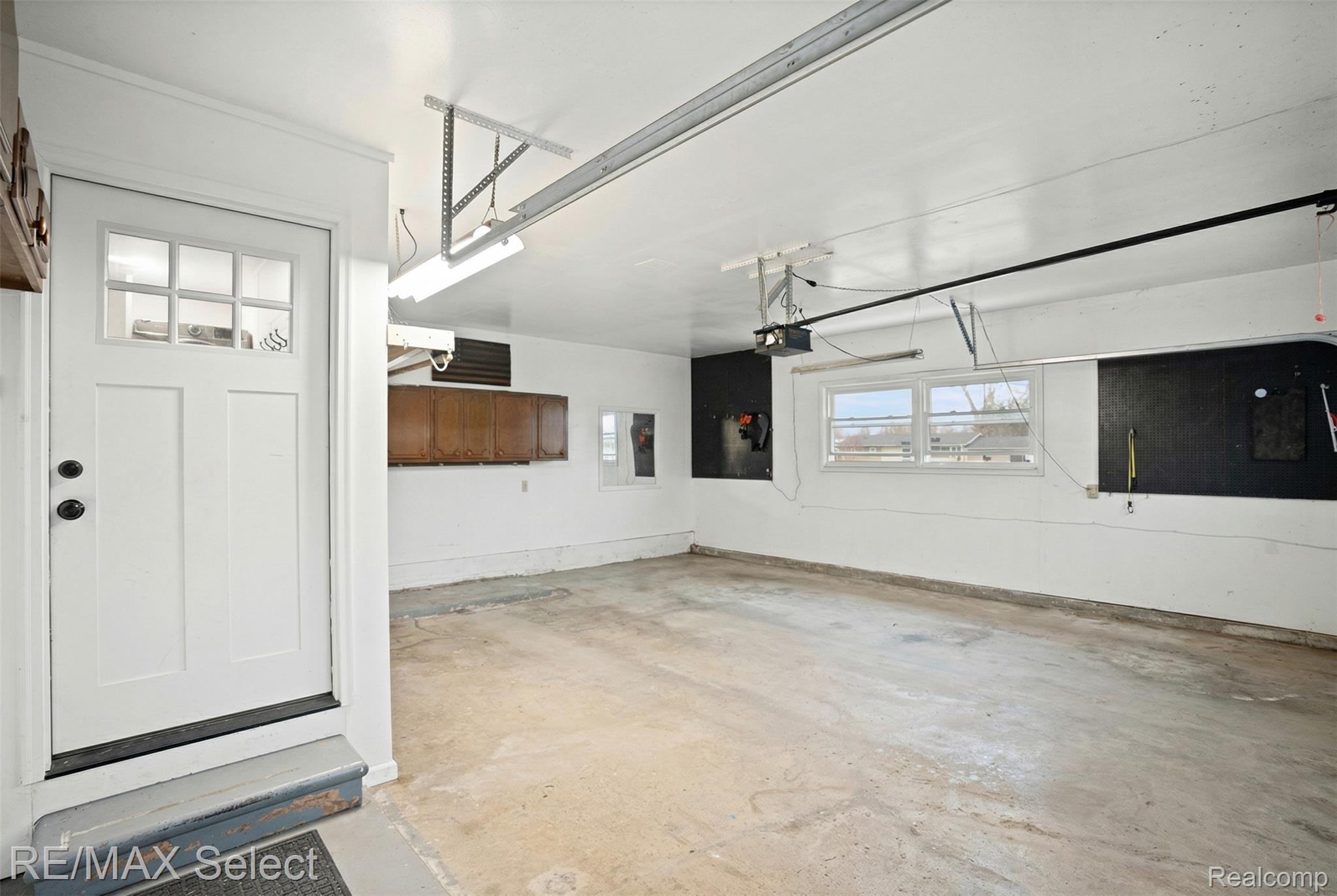 2461 N Long Lake Road