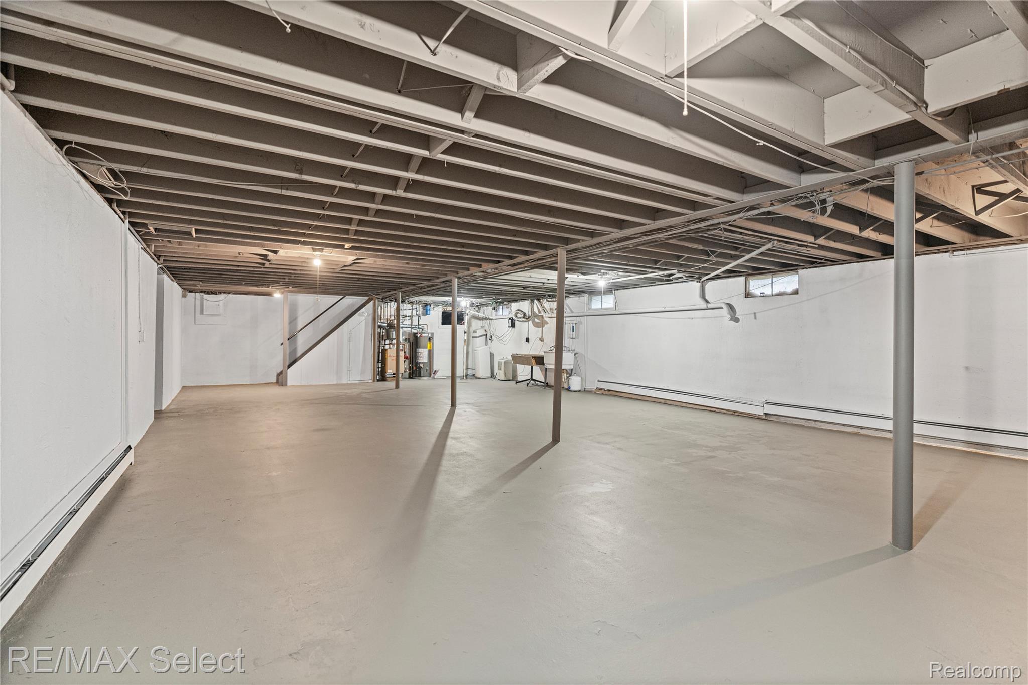 2461 N Long Lake Road