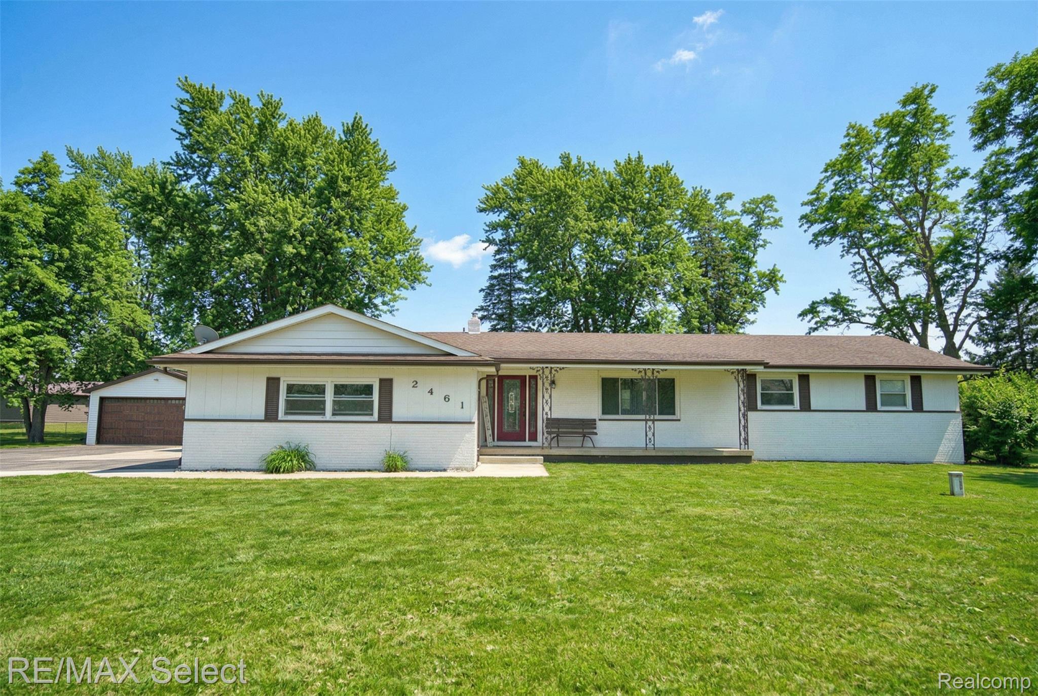 2461 N Long Lake Road