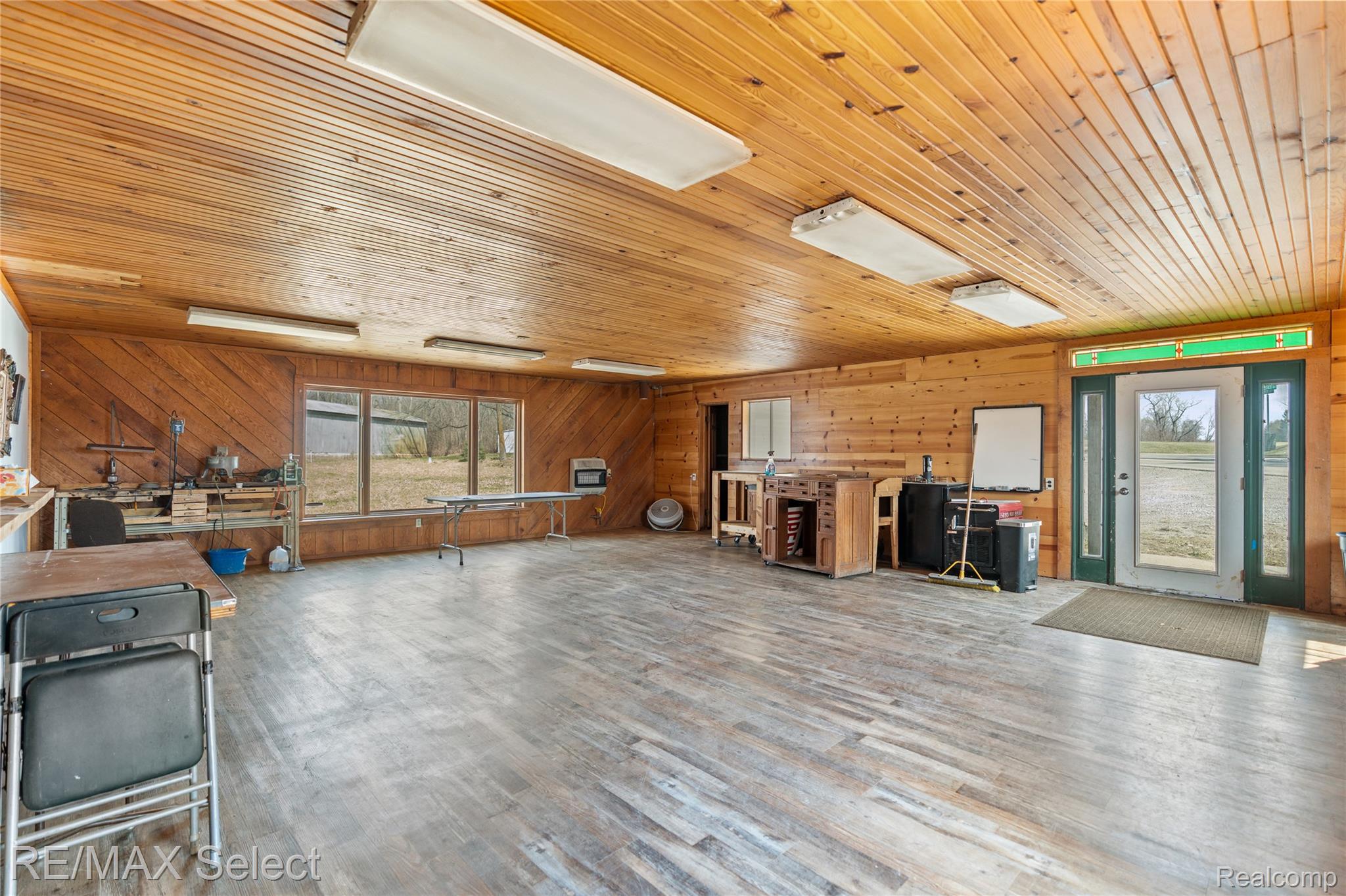 8572 Silver Lake Road