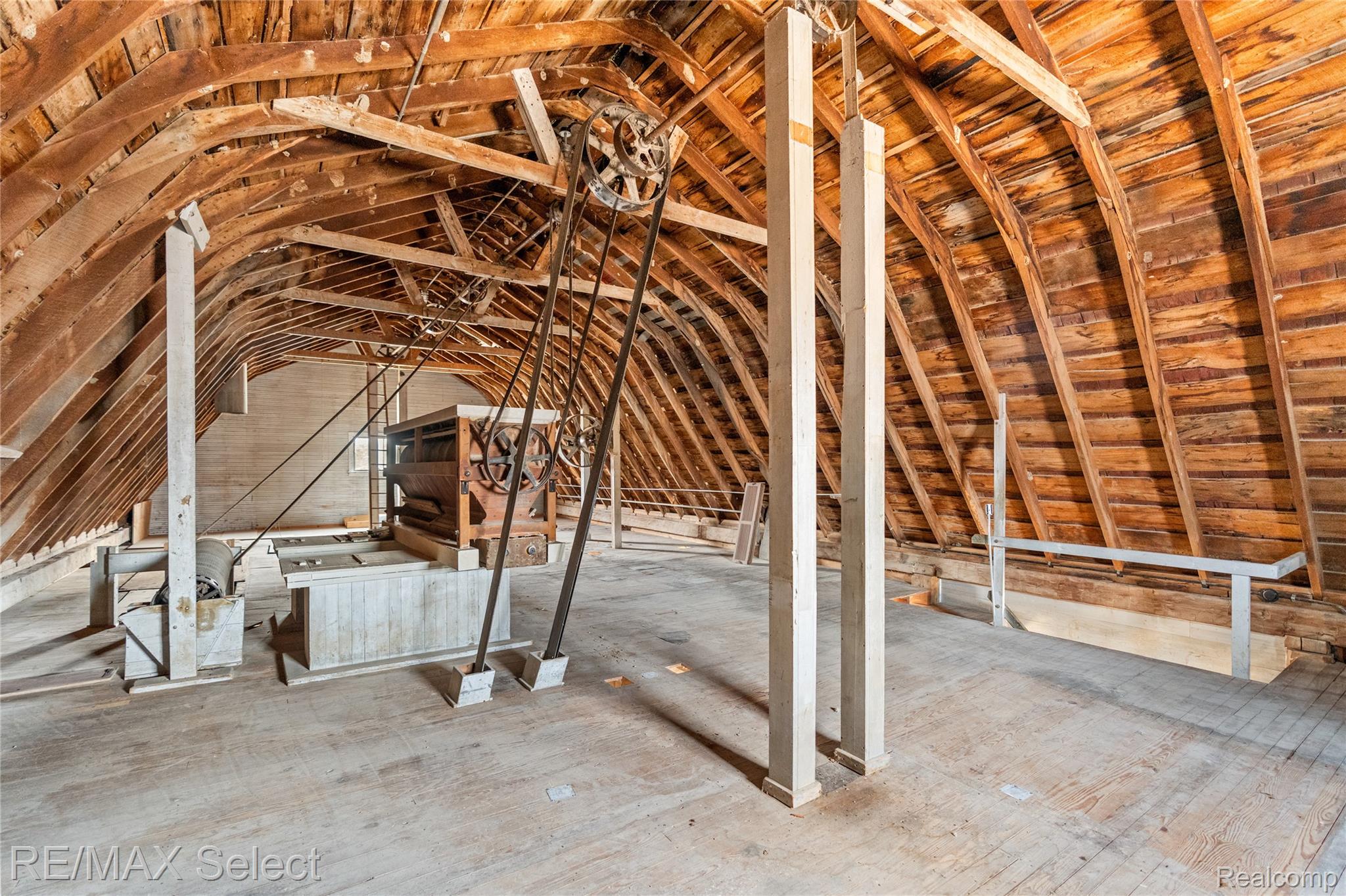 8572 Silver Lake Road