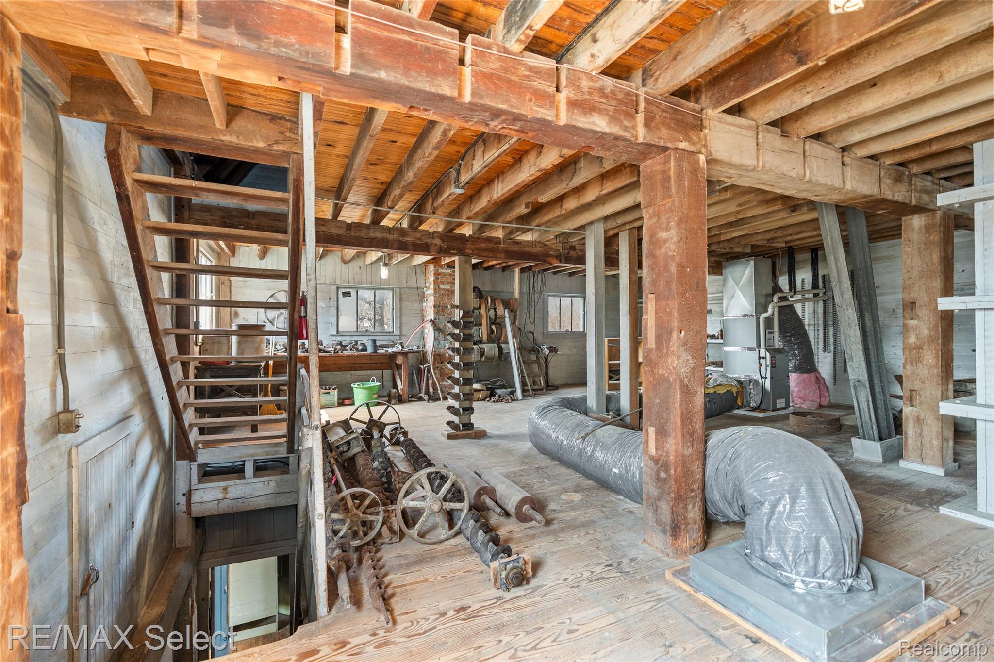 8572 Silver Lake Road