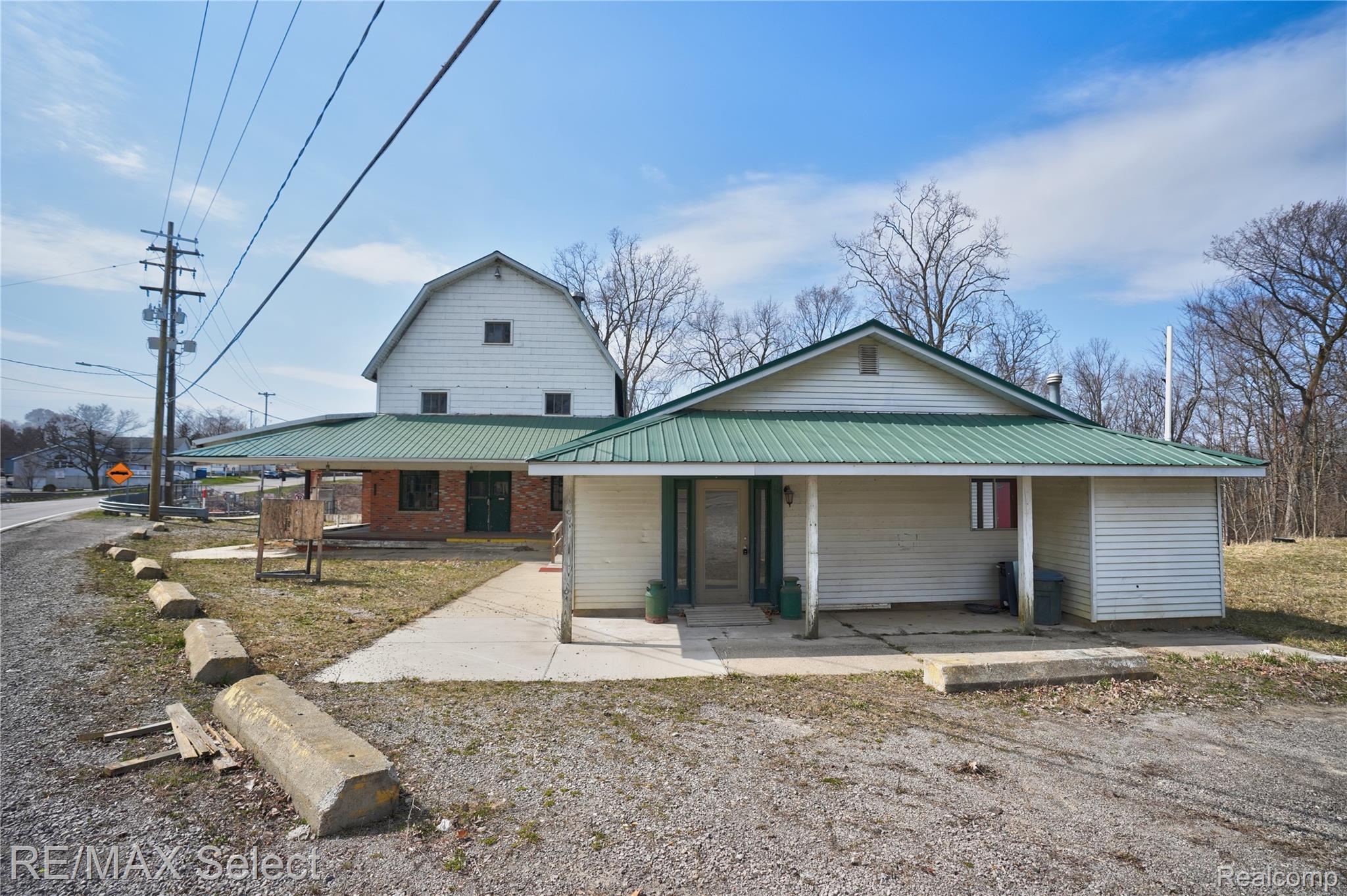 8572 Silver Lake Road