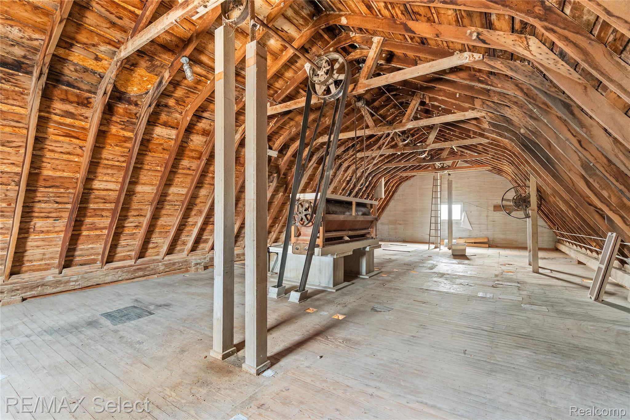8572 Silver Lake Road