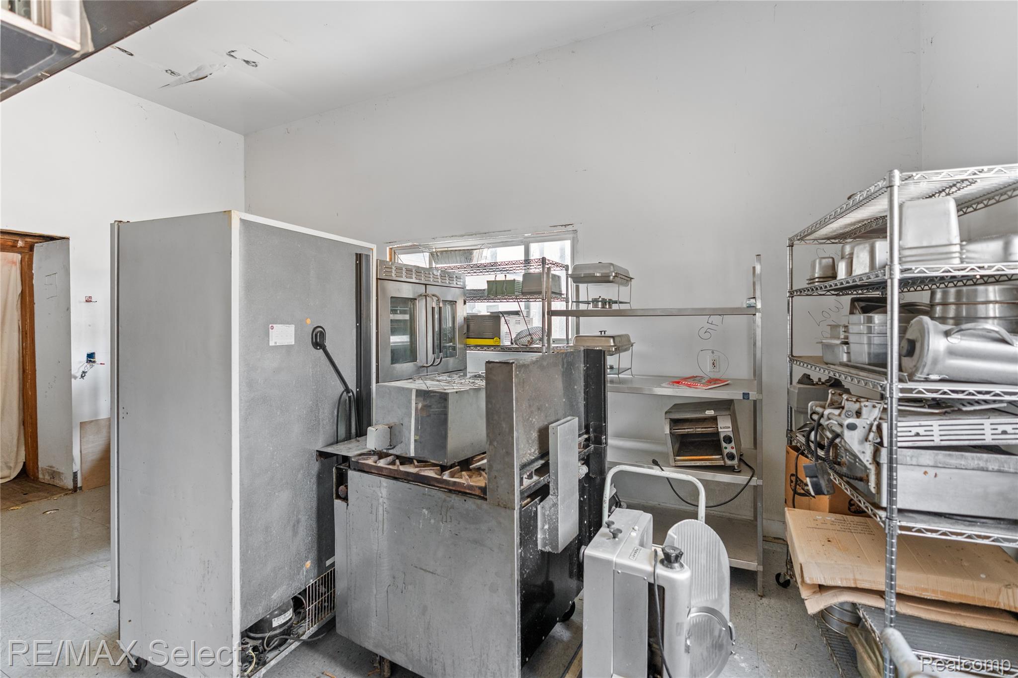 8572 Silver Lake Road