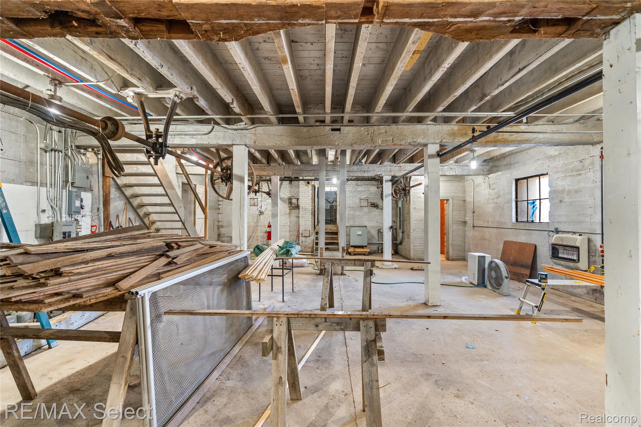 8572 Silver Lake Road