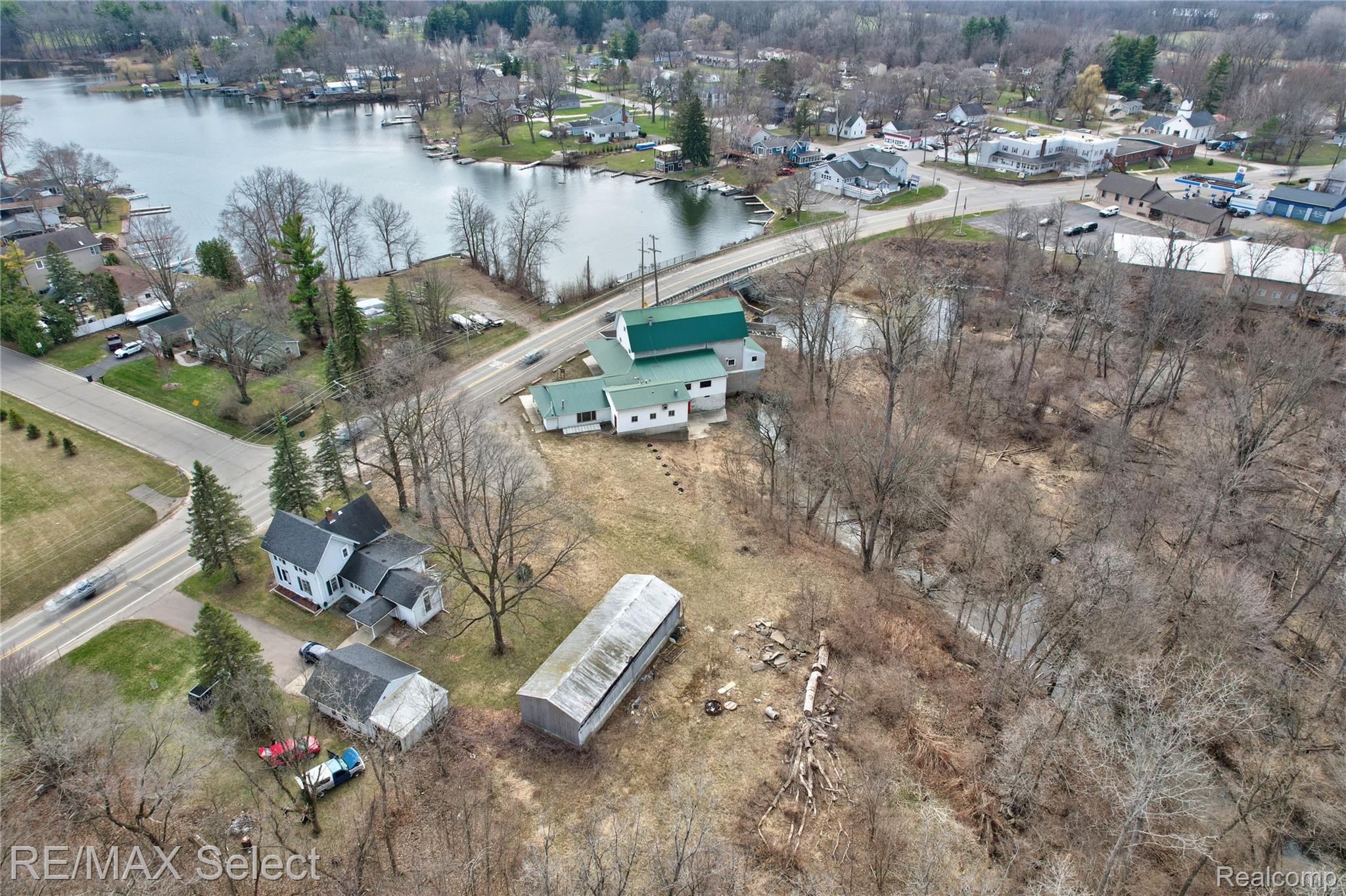 8572 Silver Lake Road