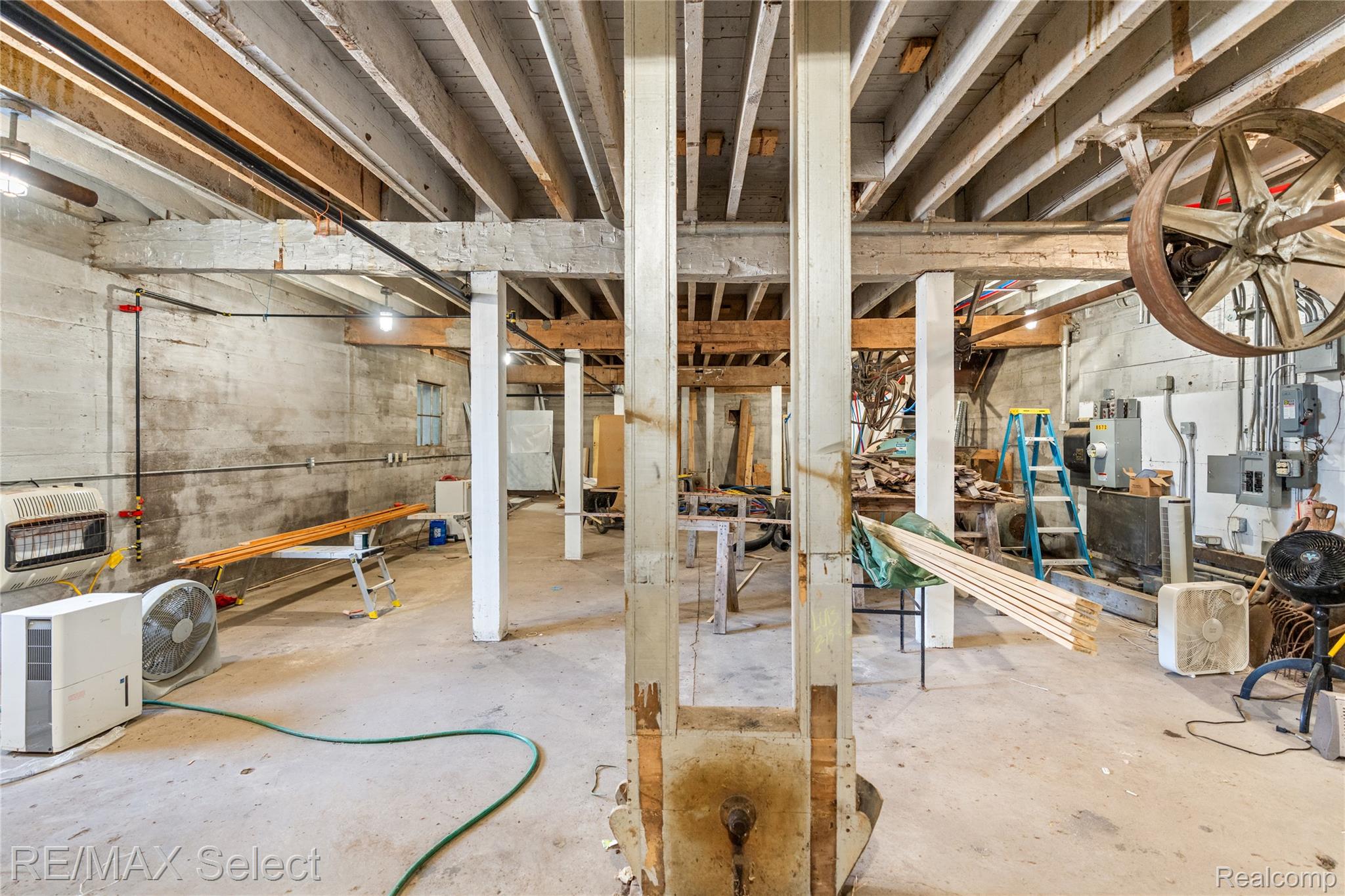 8572 Silver Lake Road
