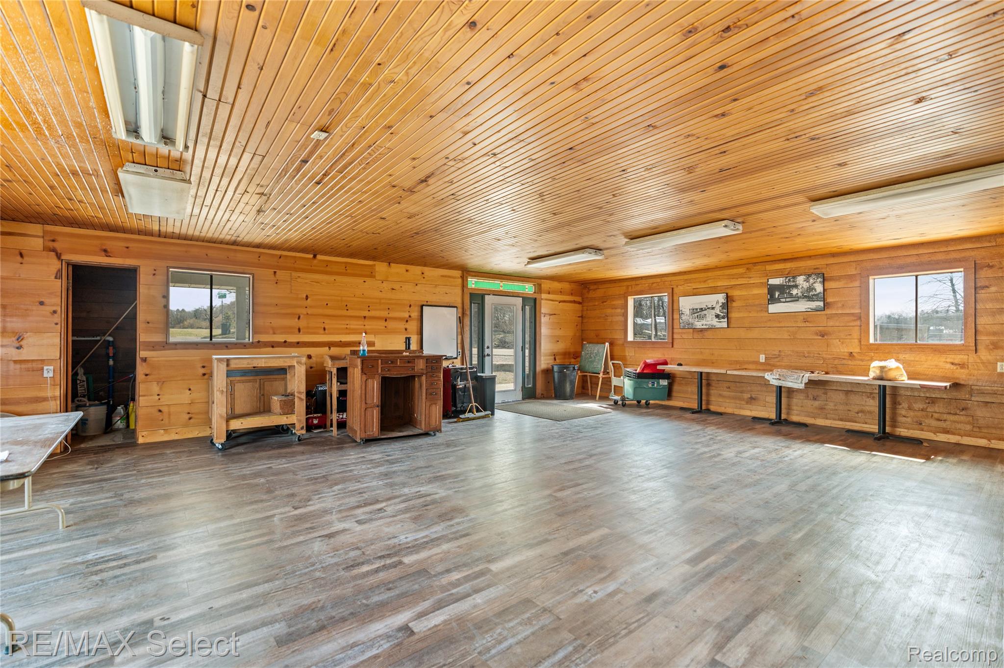 8572 Silver Lake Road