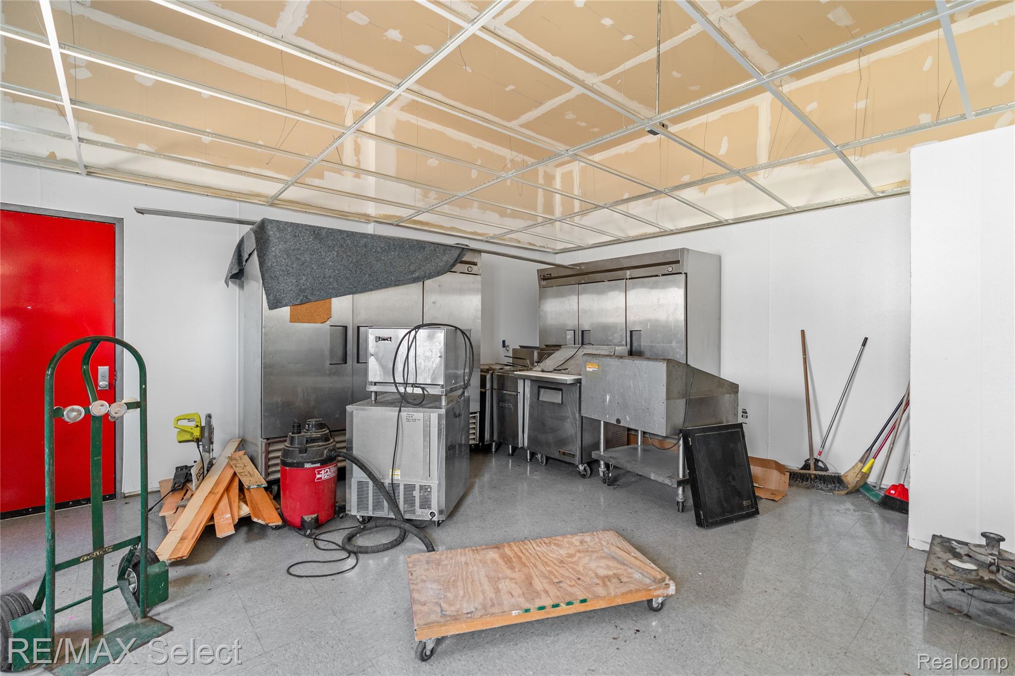 8572 Silver Lake Road