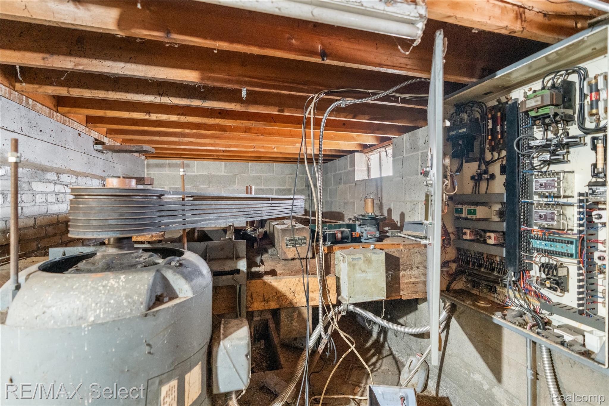8572 Silver Lake Road