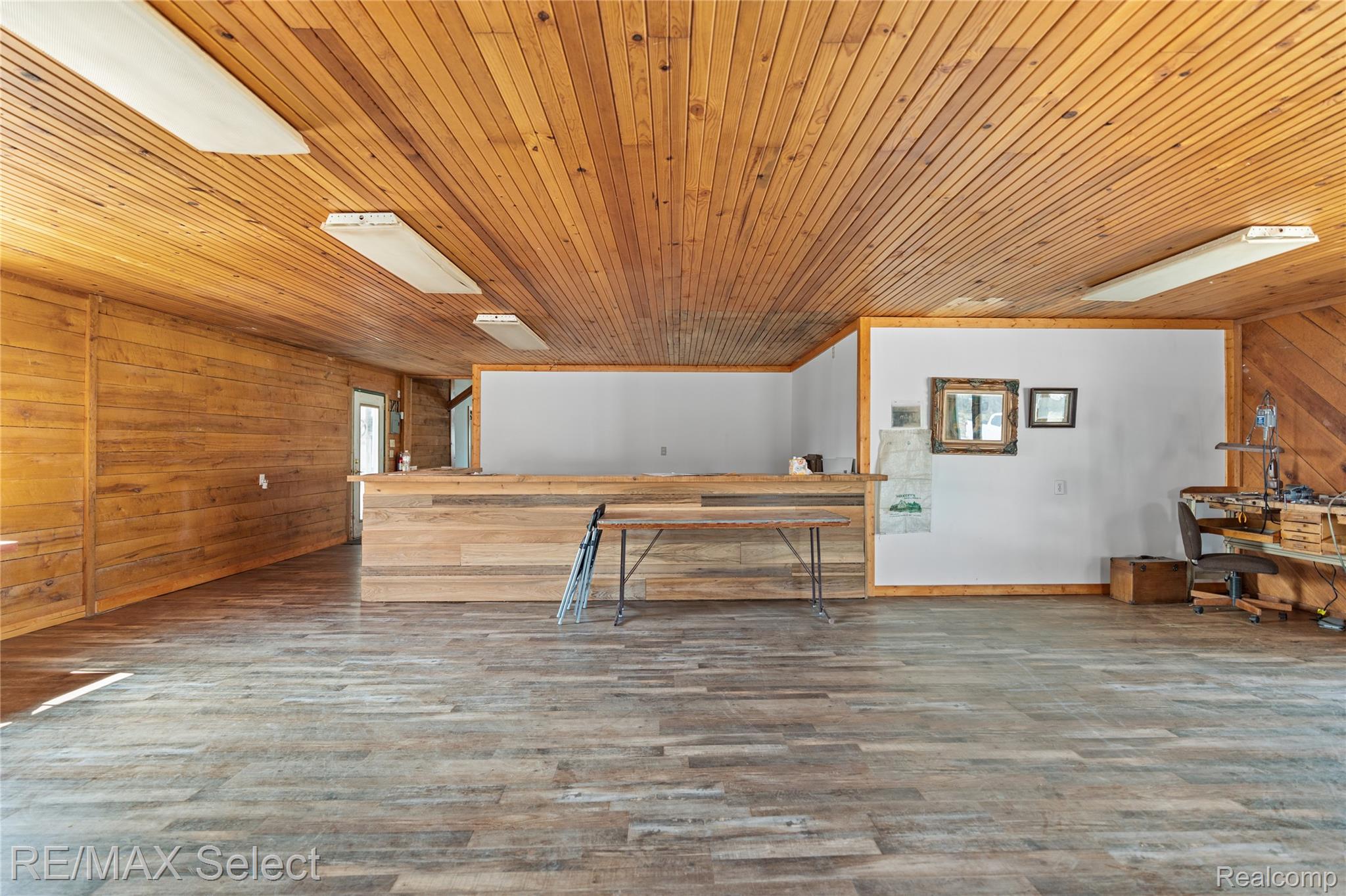 8572 Silver Lake Road