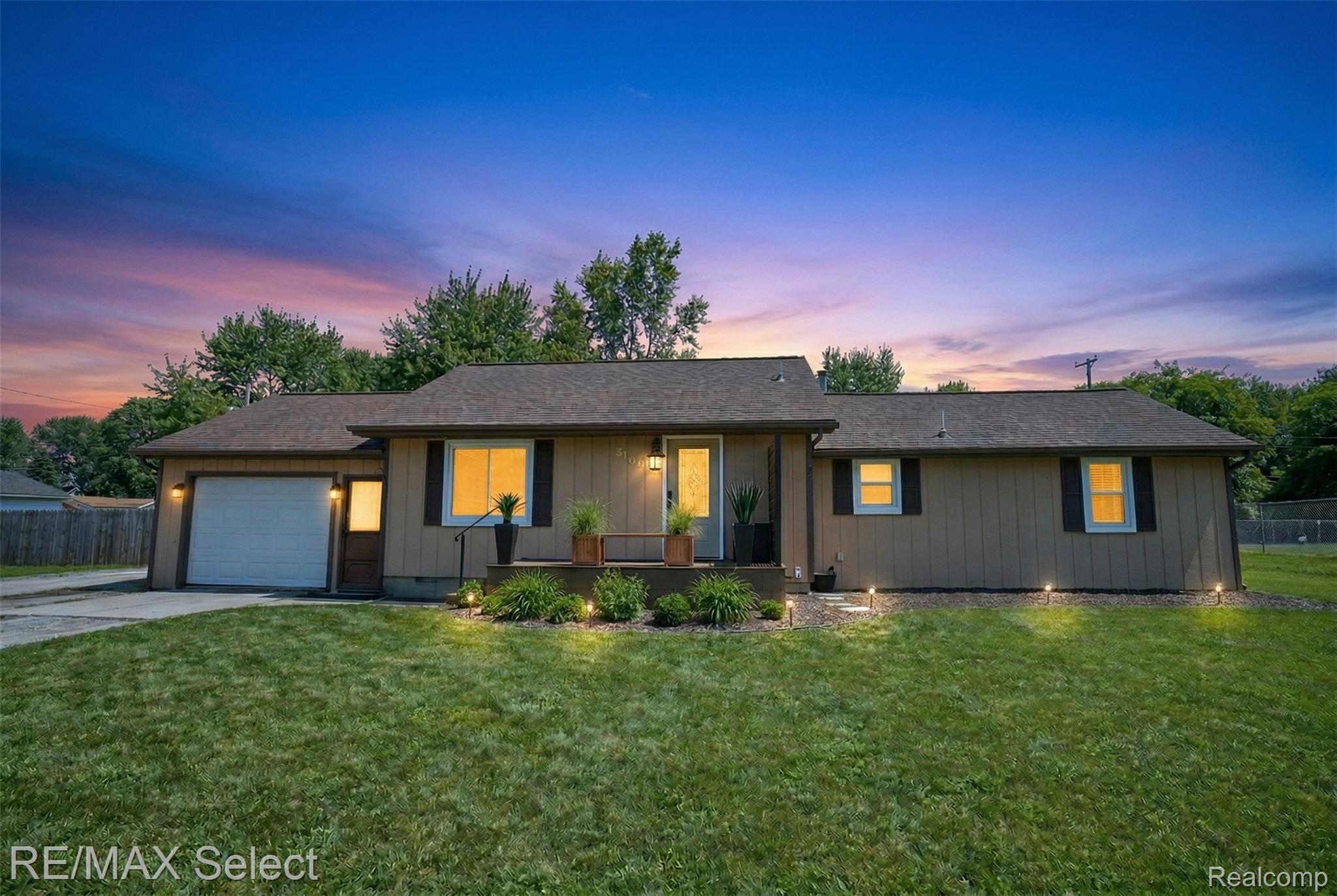3101 W Maple Avenue
