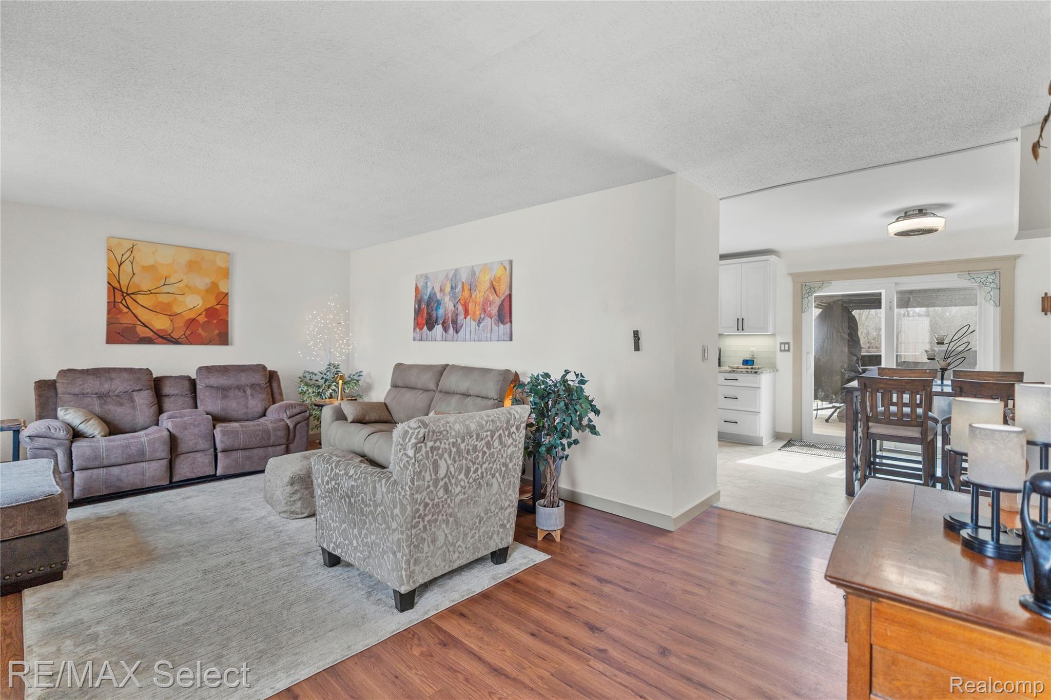 3101 W Maple Avenue