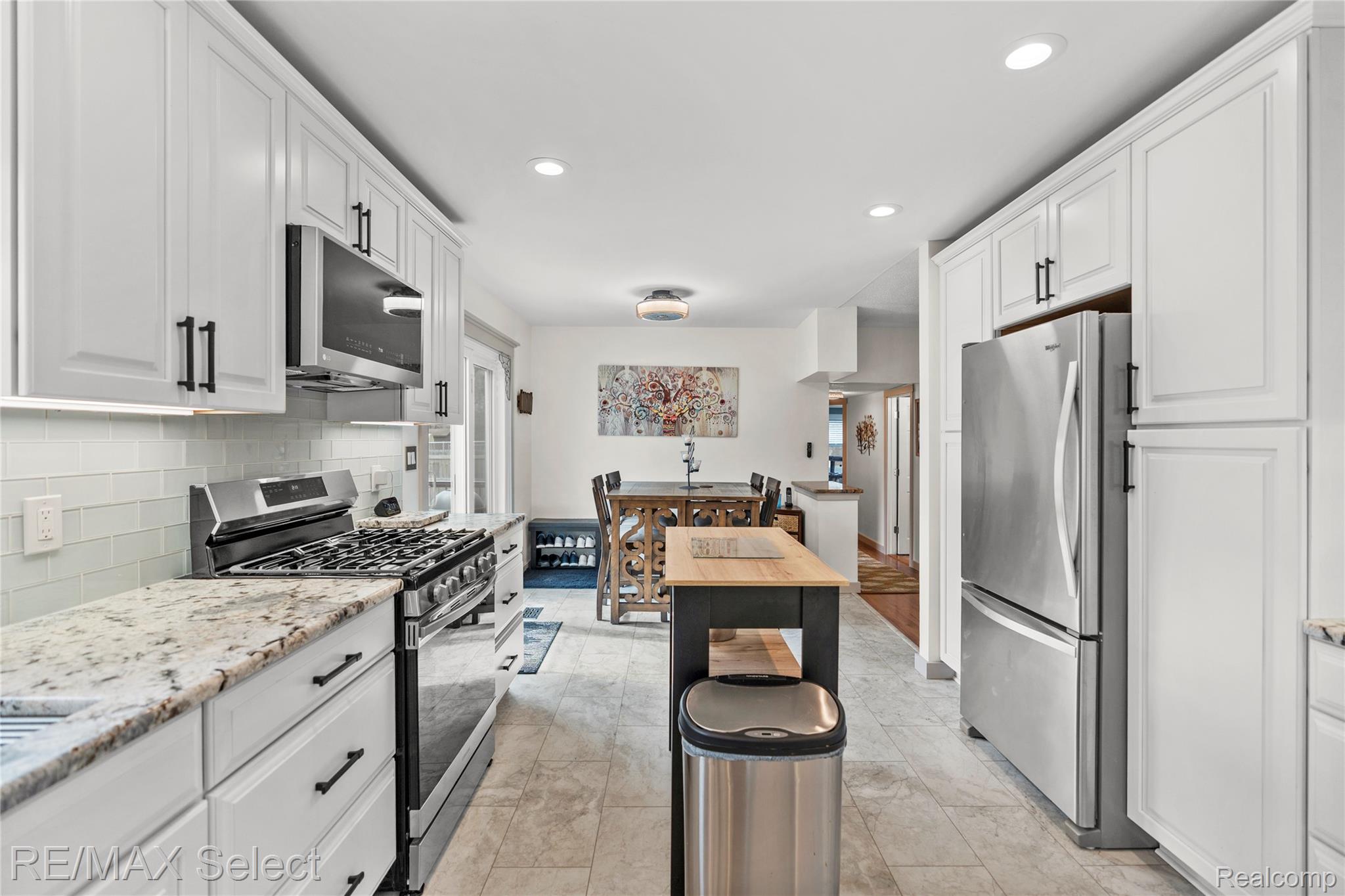 3101 W Maple Avenue