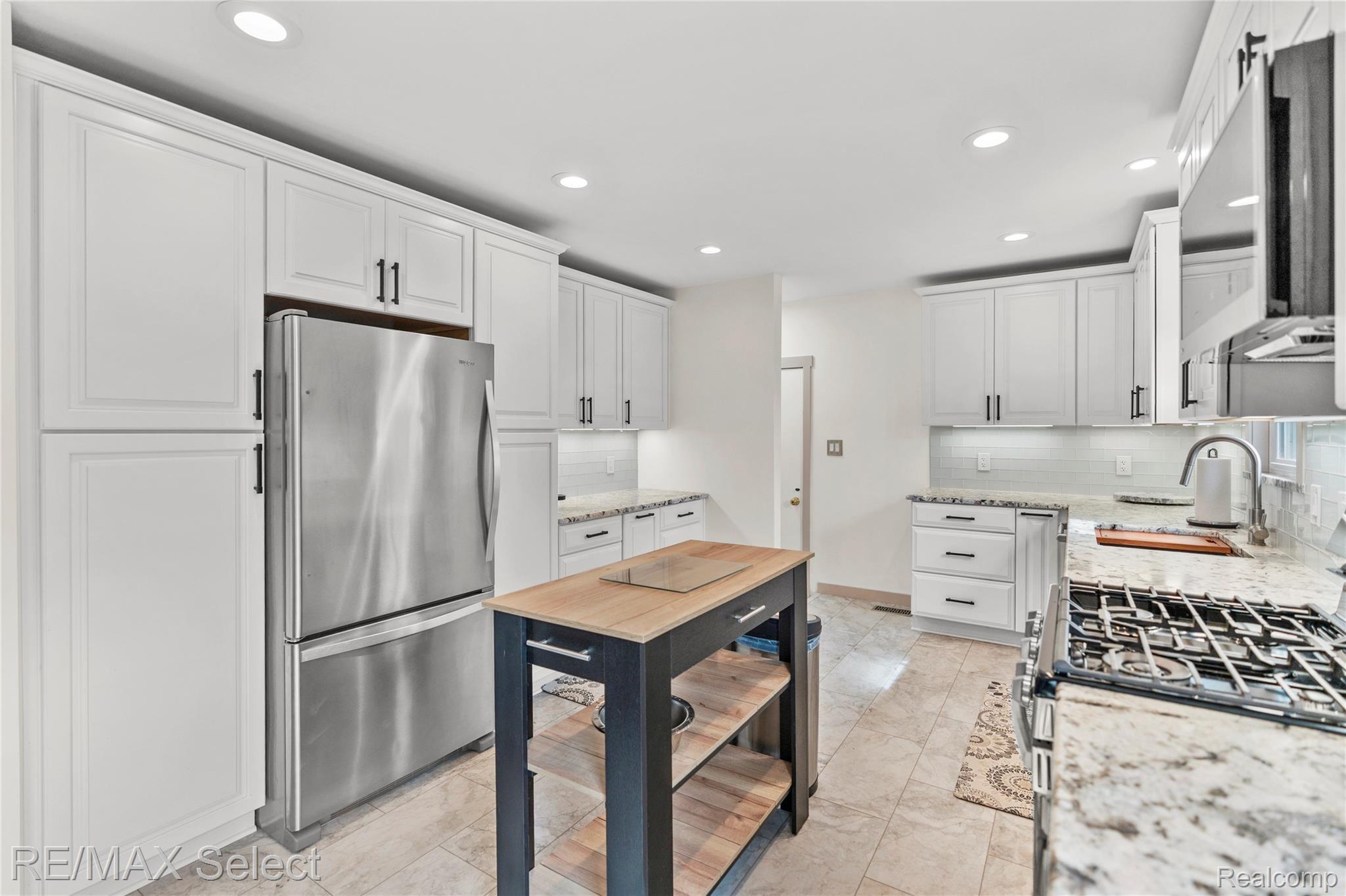 3101 W Maple Avenue