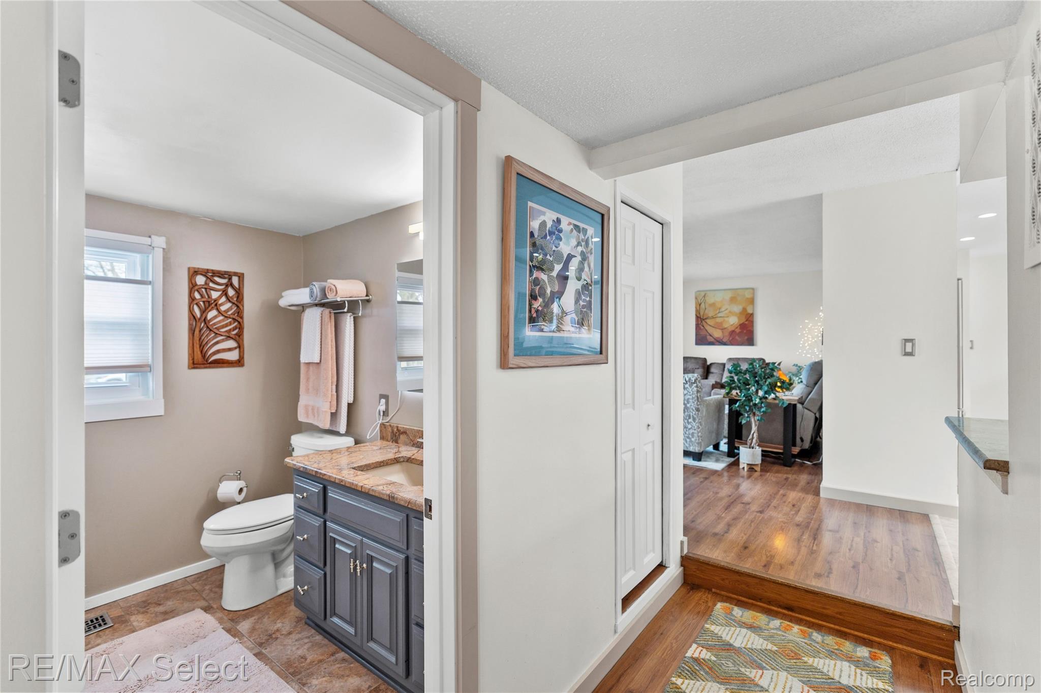 3101 W Maple Avenue