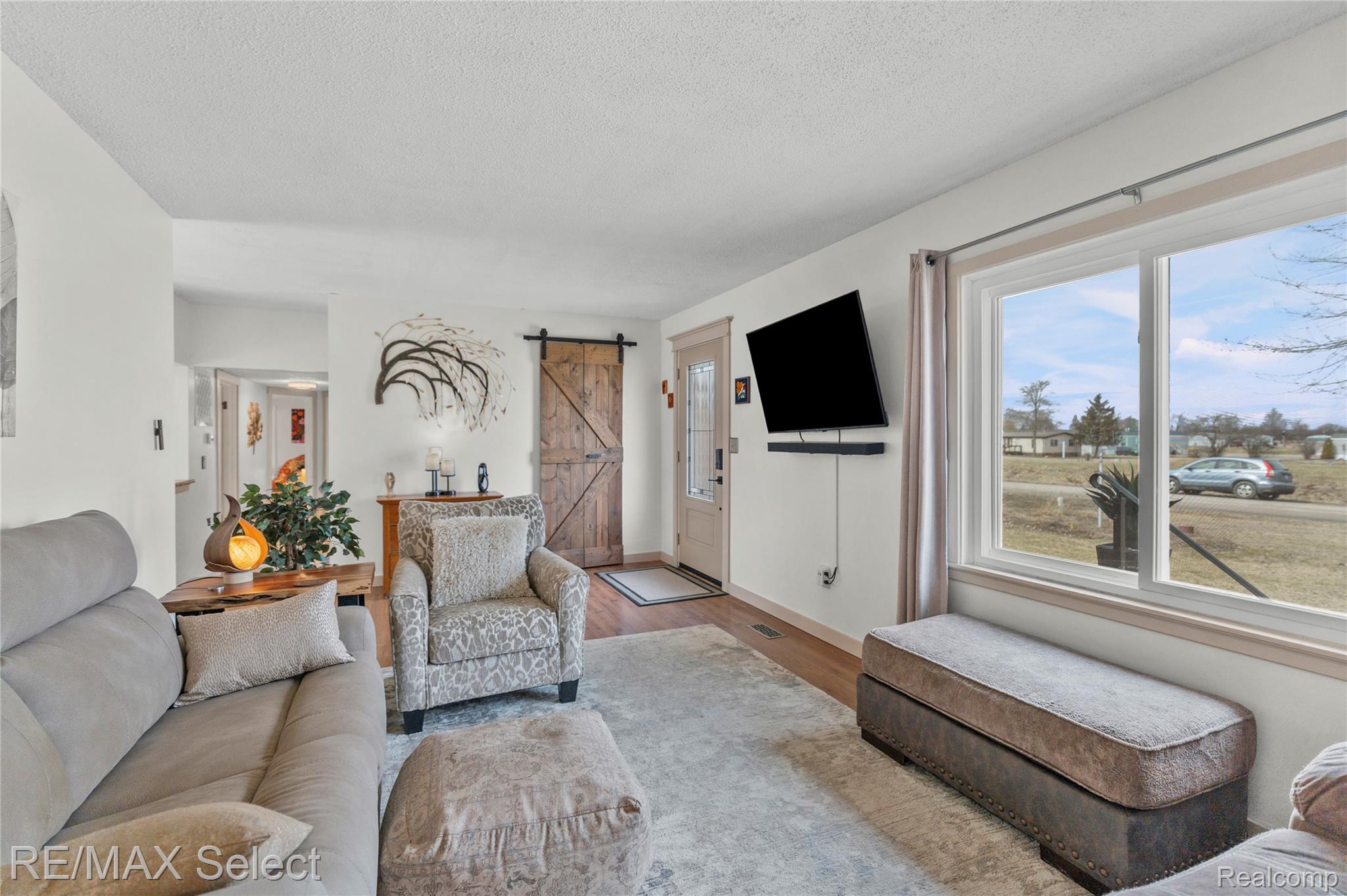 3101 W Maple Avenue