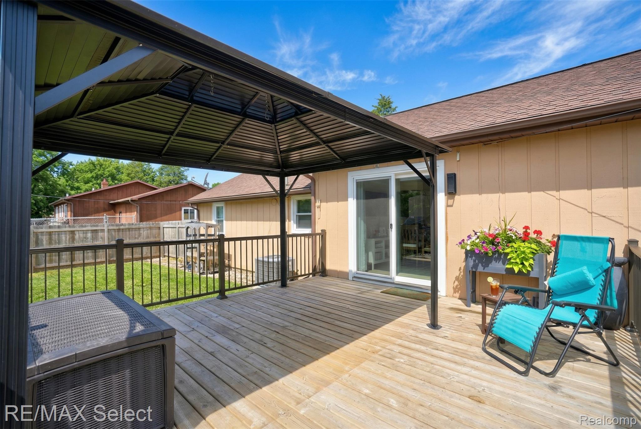 3101 W Maple Avenue