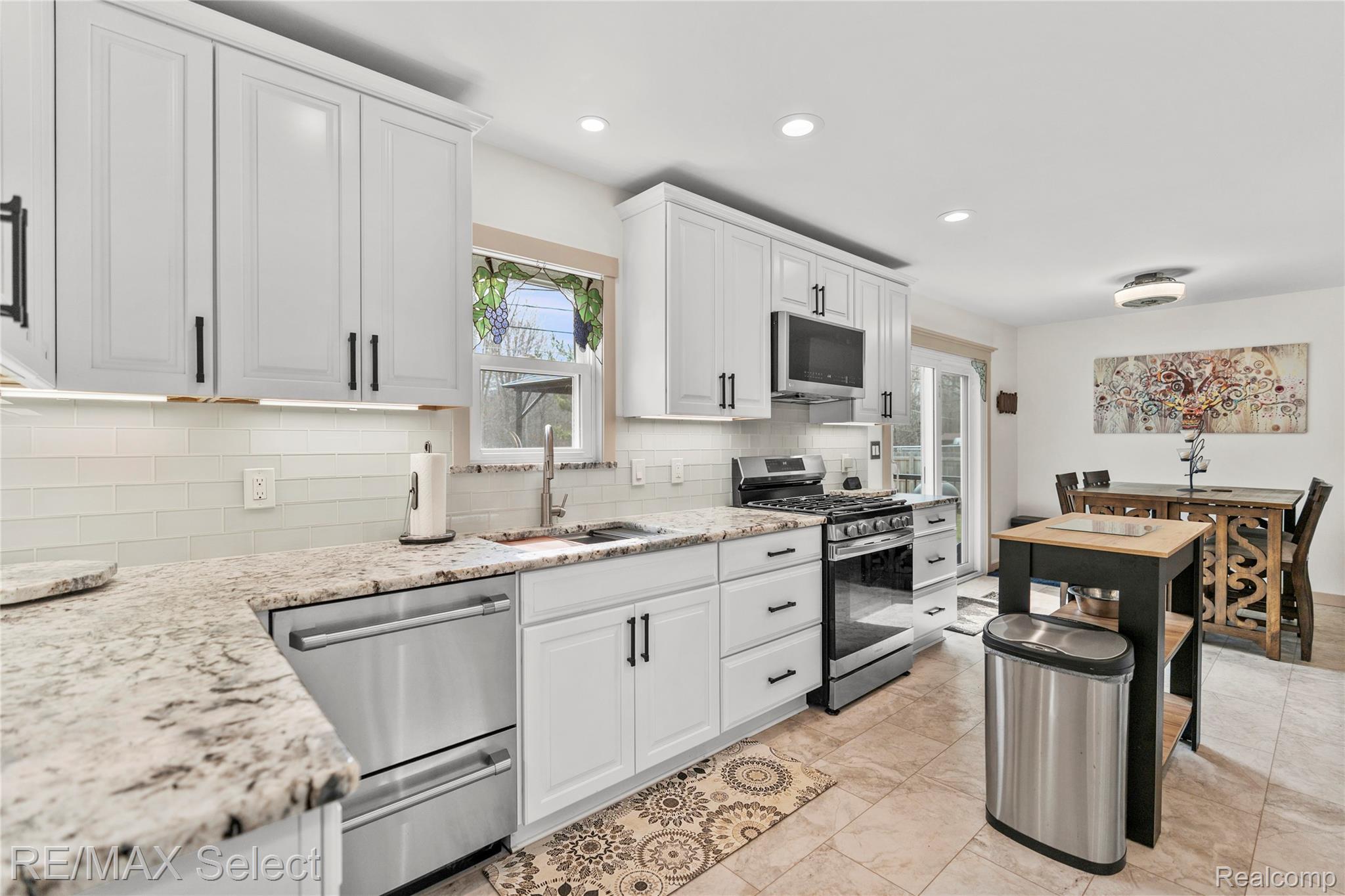 3101 W Maple Avenue
