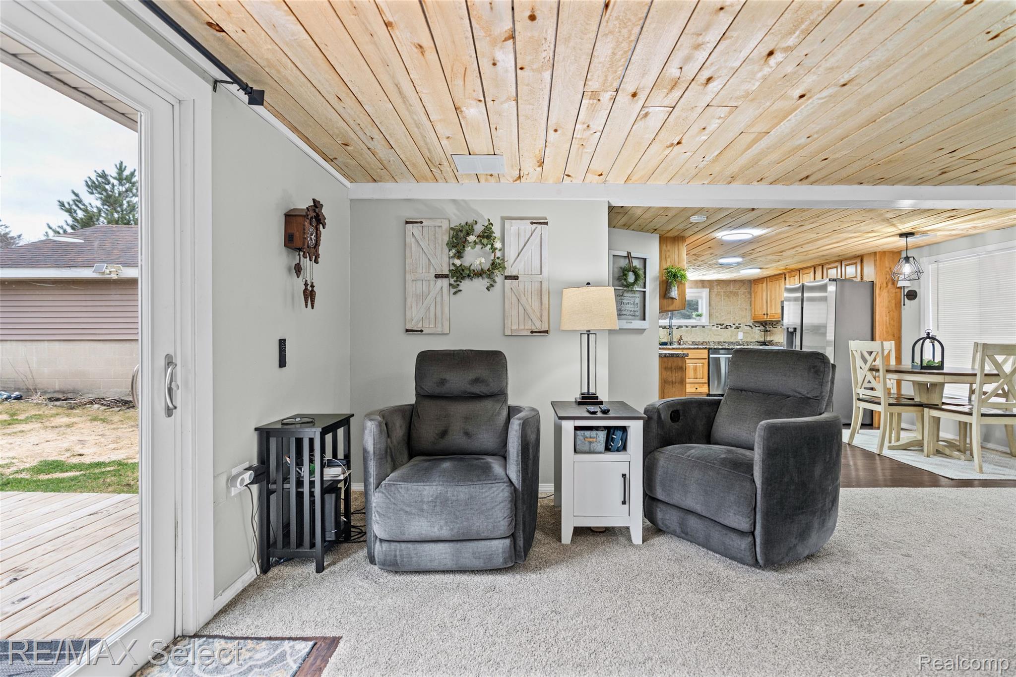 1652 Higgins Road