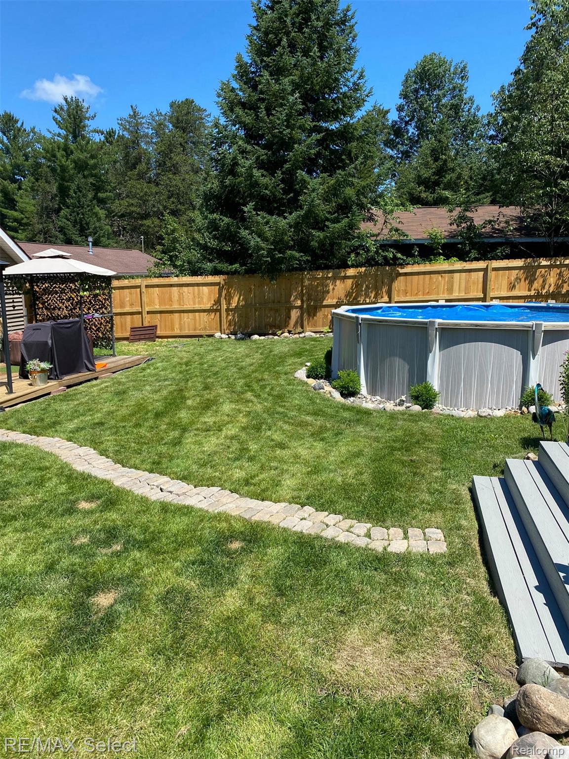 1652 Higgins Road