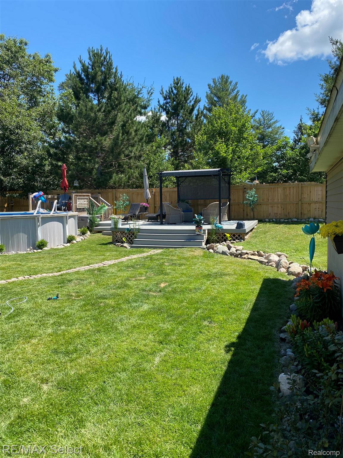 1652 Higgins Road