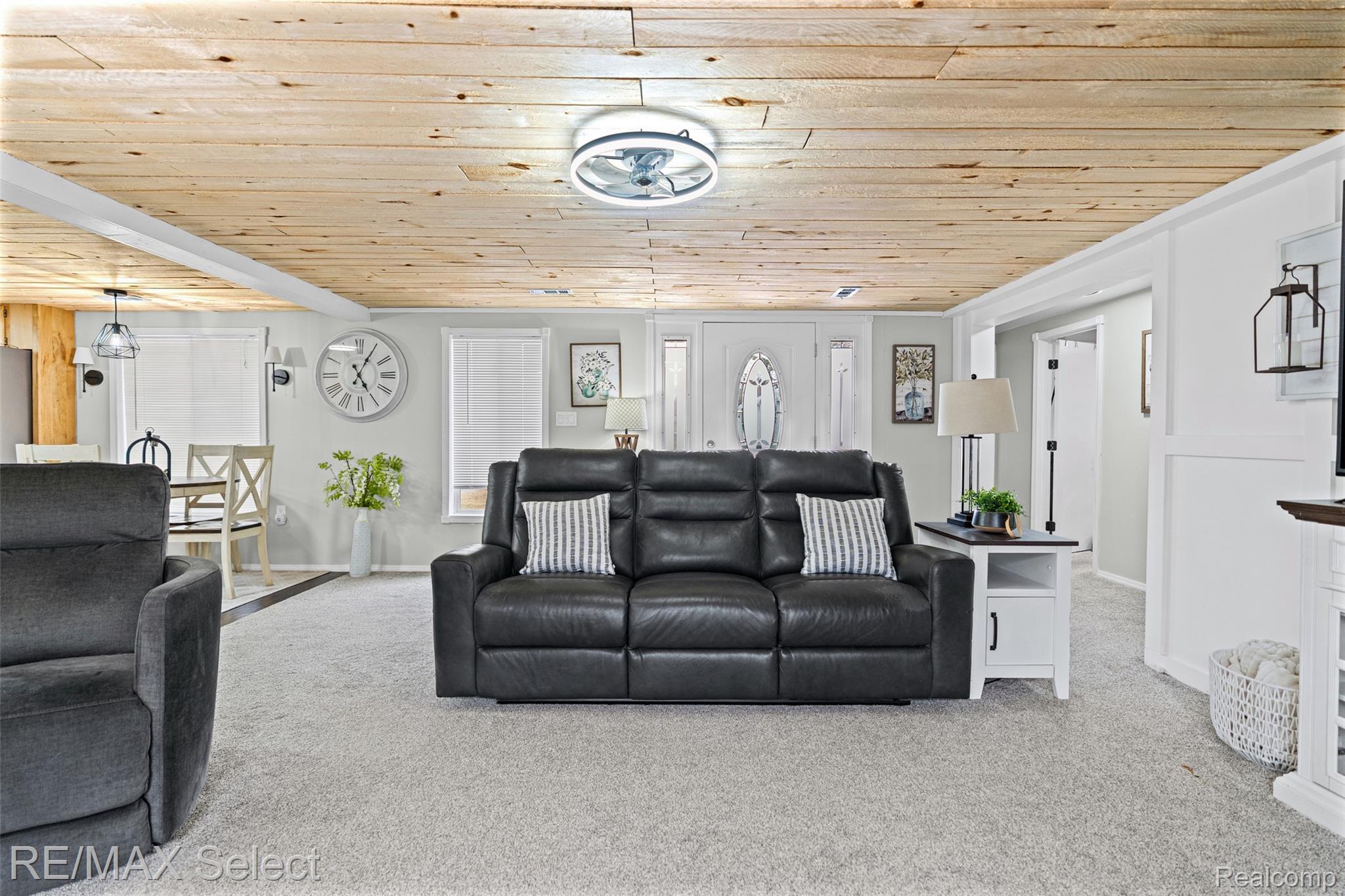 1652 Higgins Road