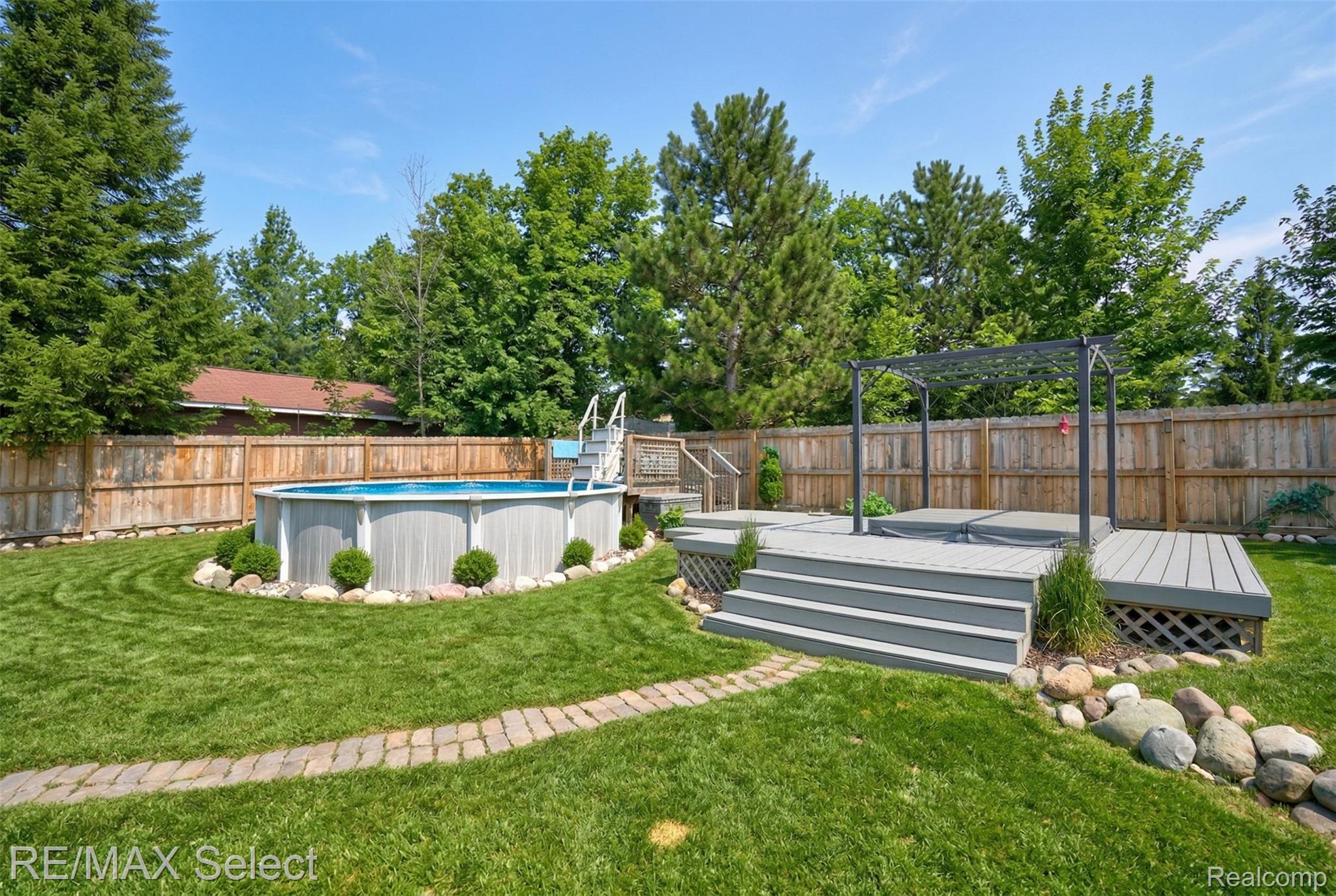 1652 Higgins Road