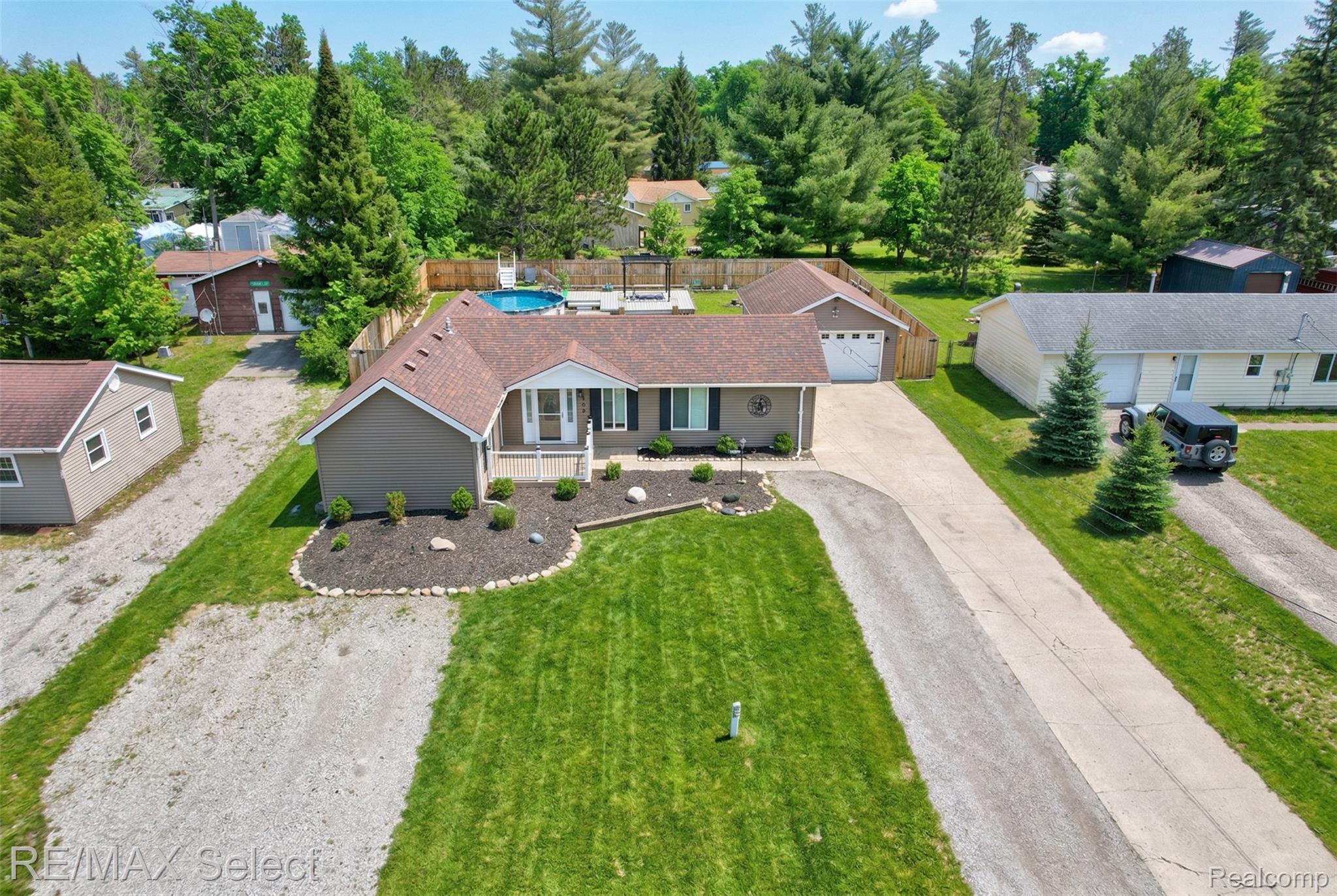 1652 Higgins Road