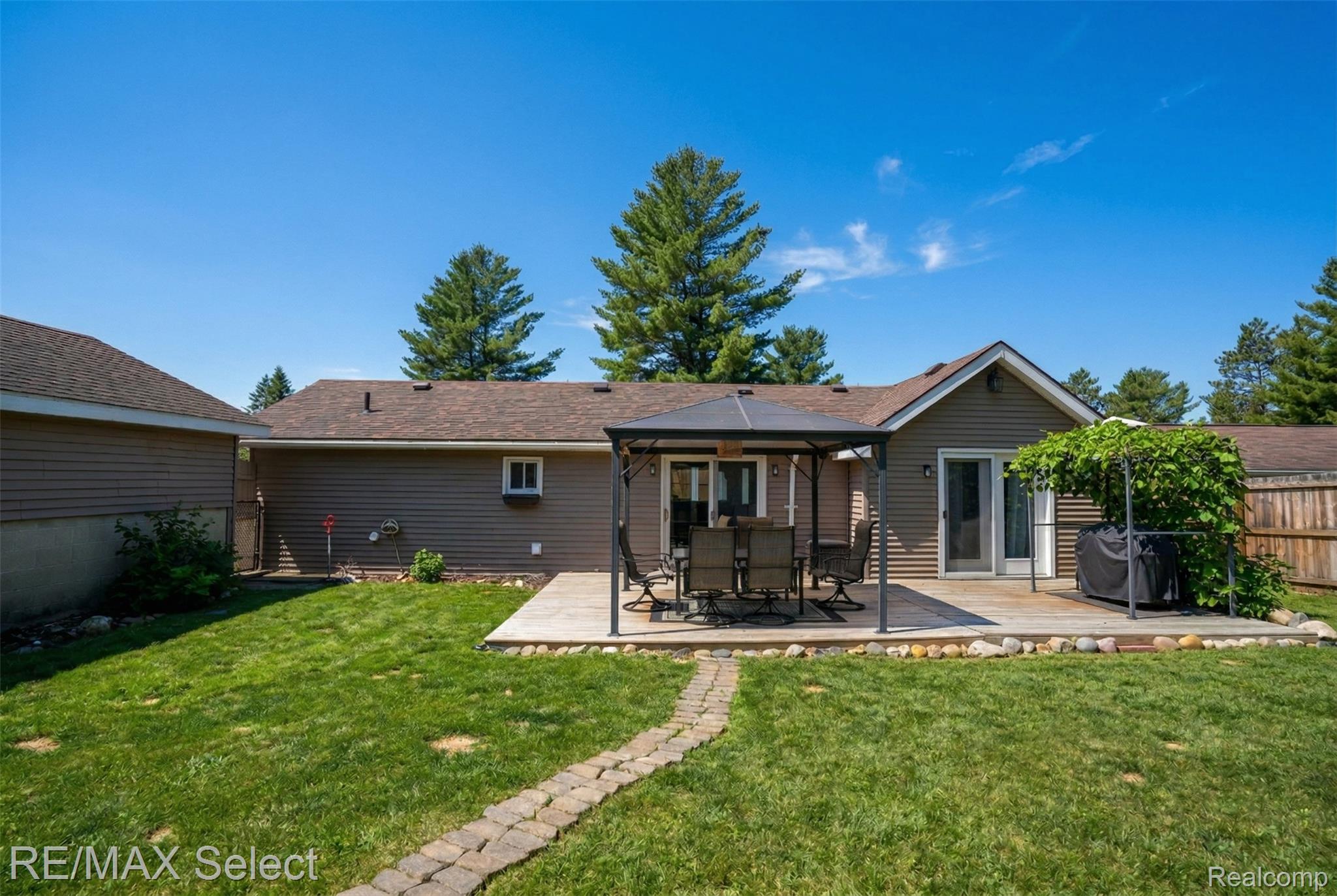 1652 Higgins Road