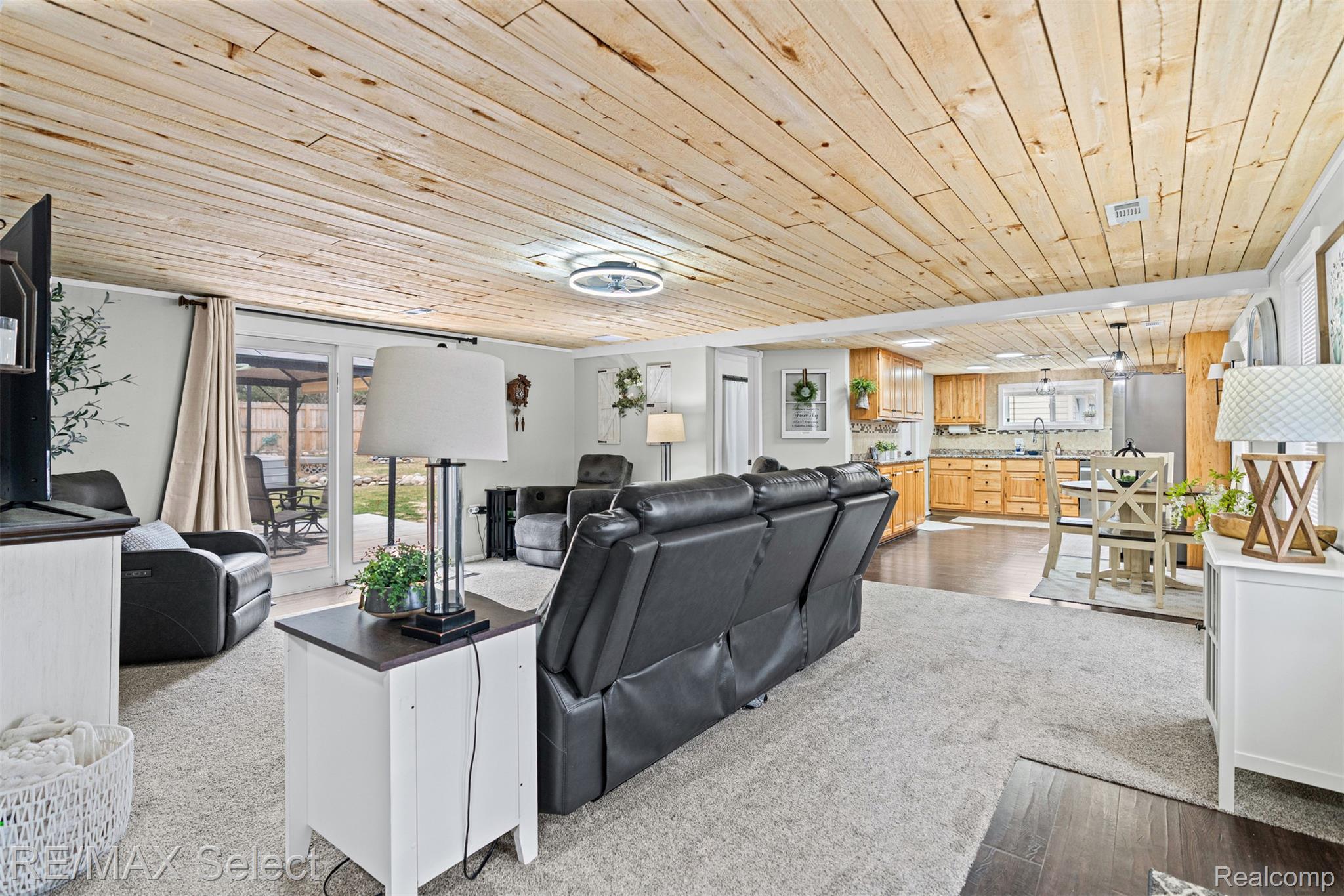 1652 Higgins Road