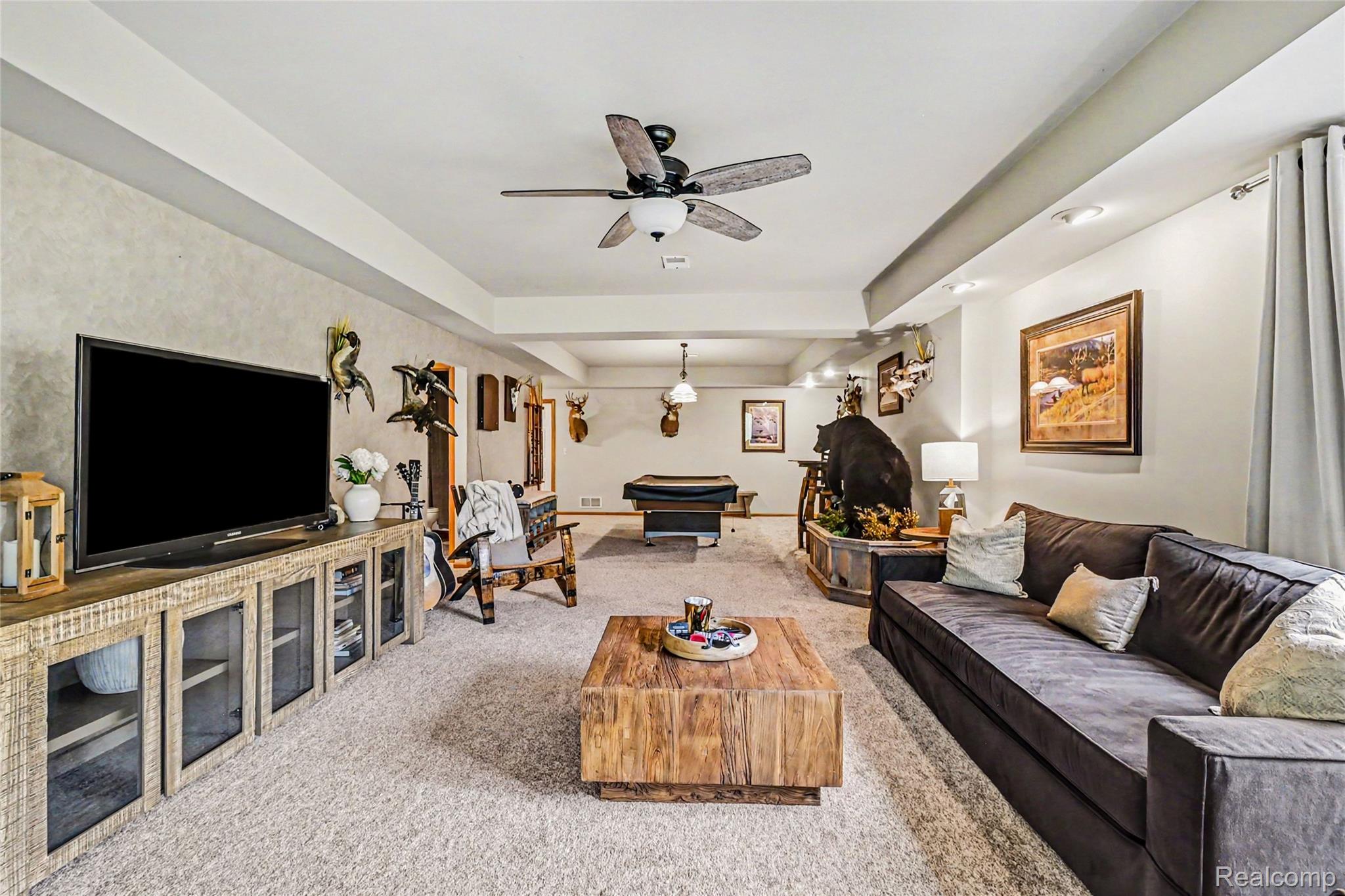 1263 Victoria Lane