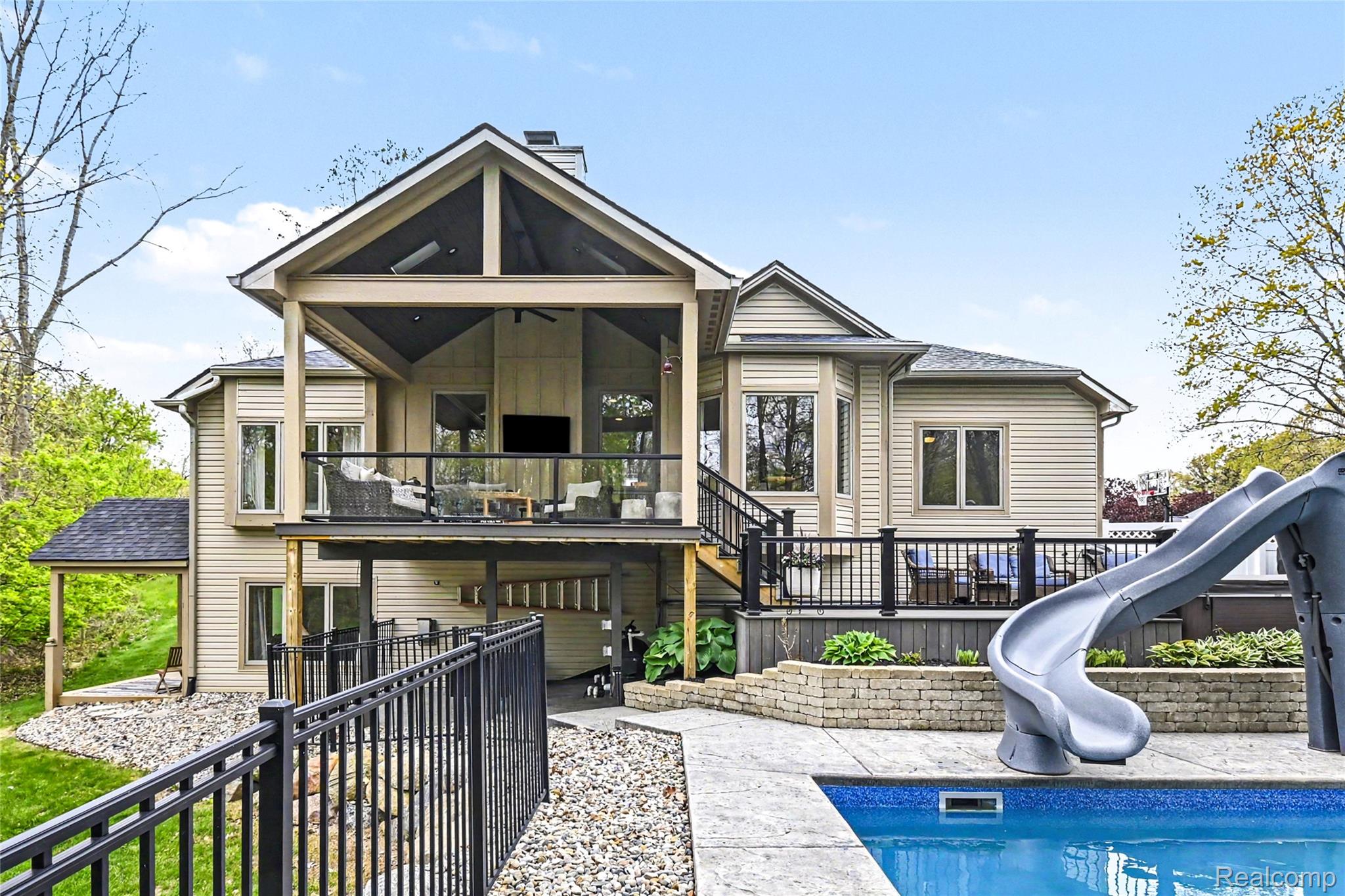 1263 Victoria Lane