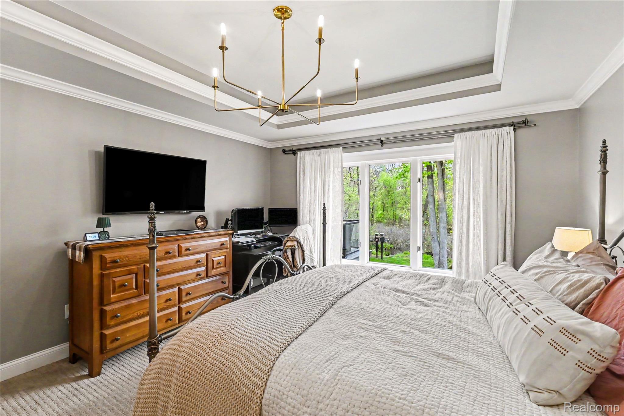 1263 Victoria Lane