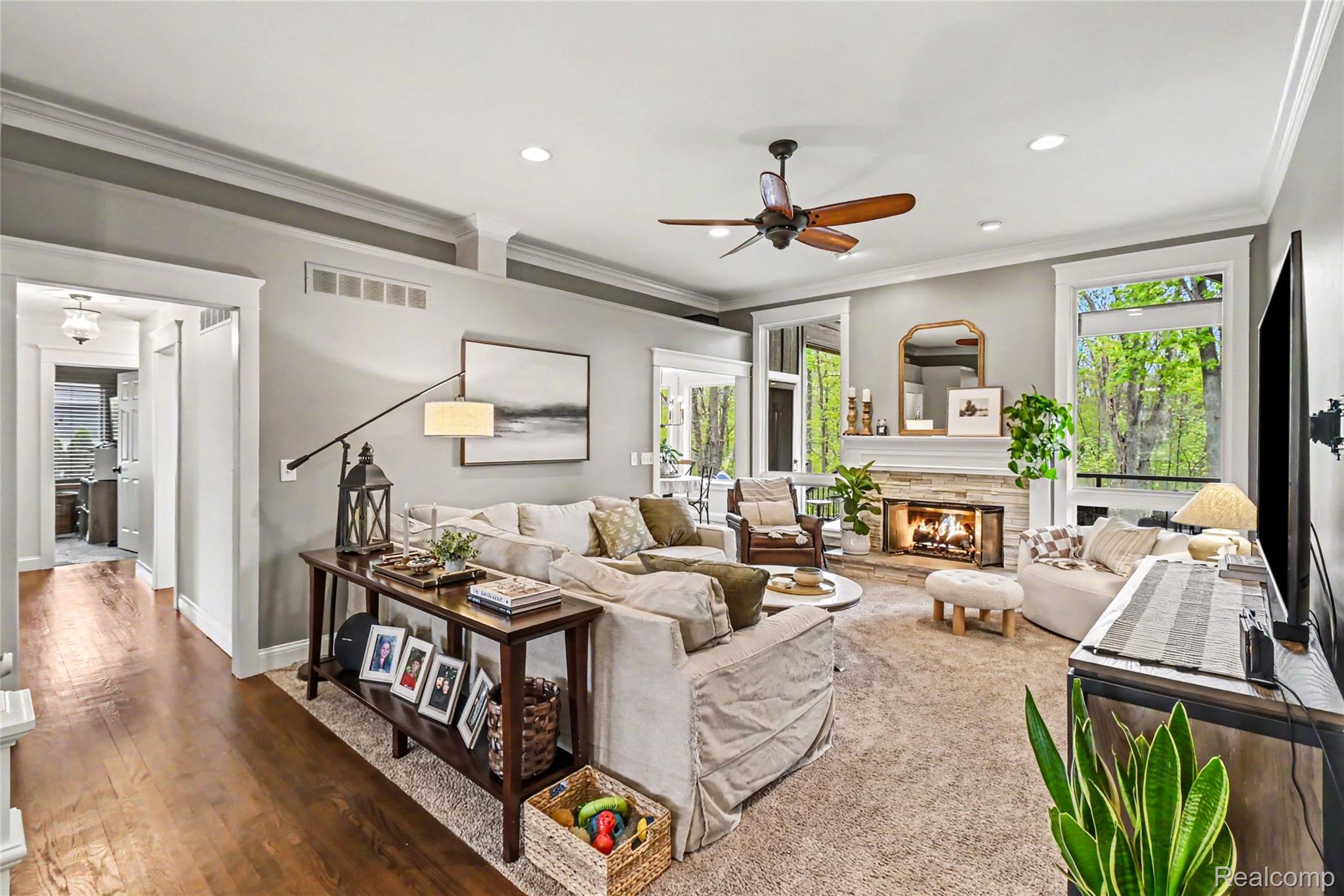 1263 Victoria Lane