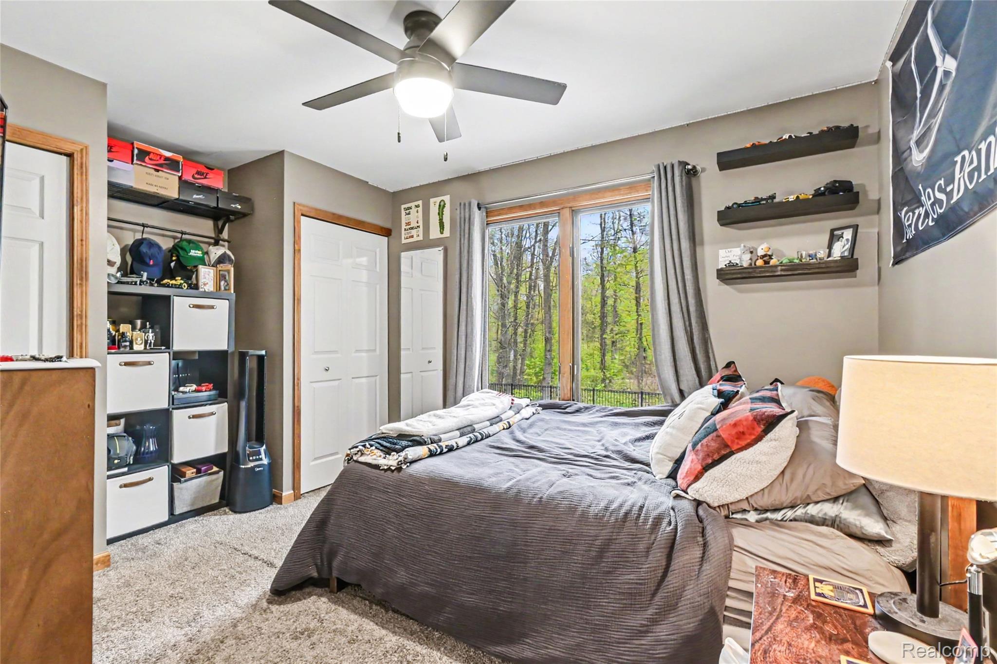 1263 Victoria Lane