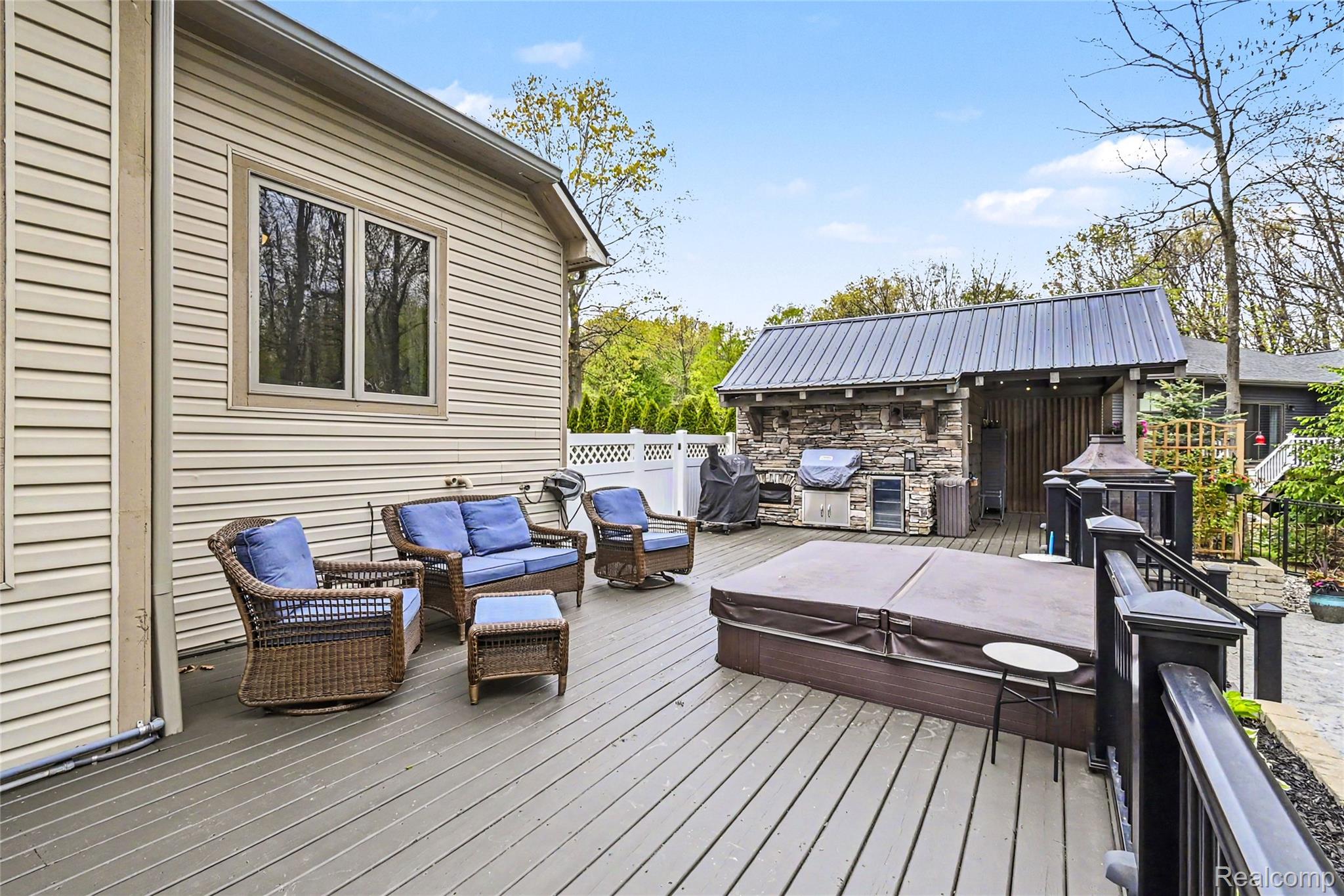 1263 Victoria Lane