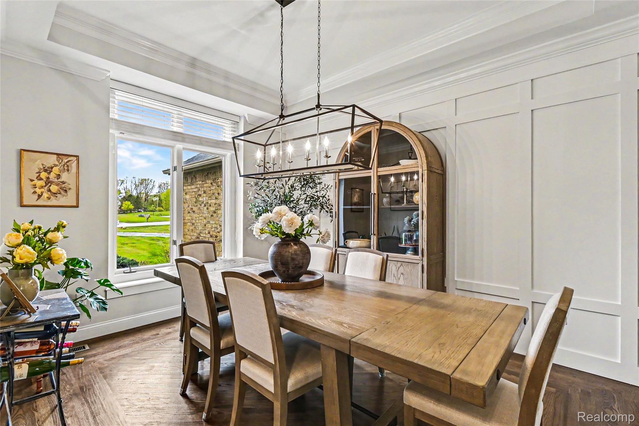 1263 Victoria Lane