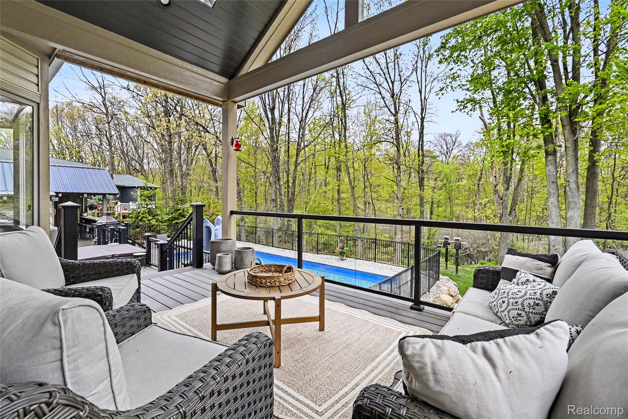 1263 Victoria Lane