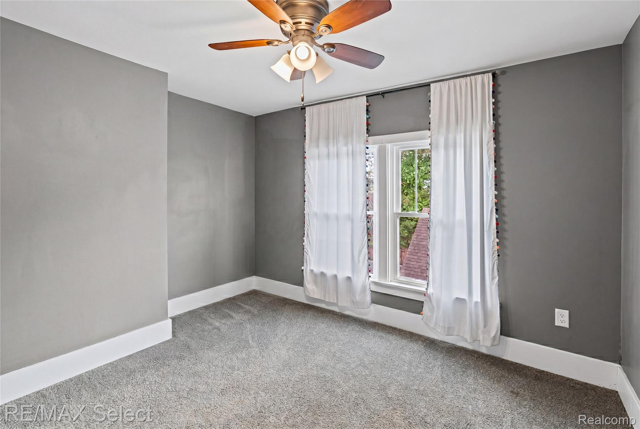 111 W 3rd Street