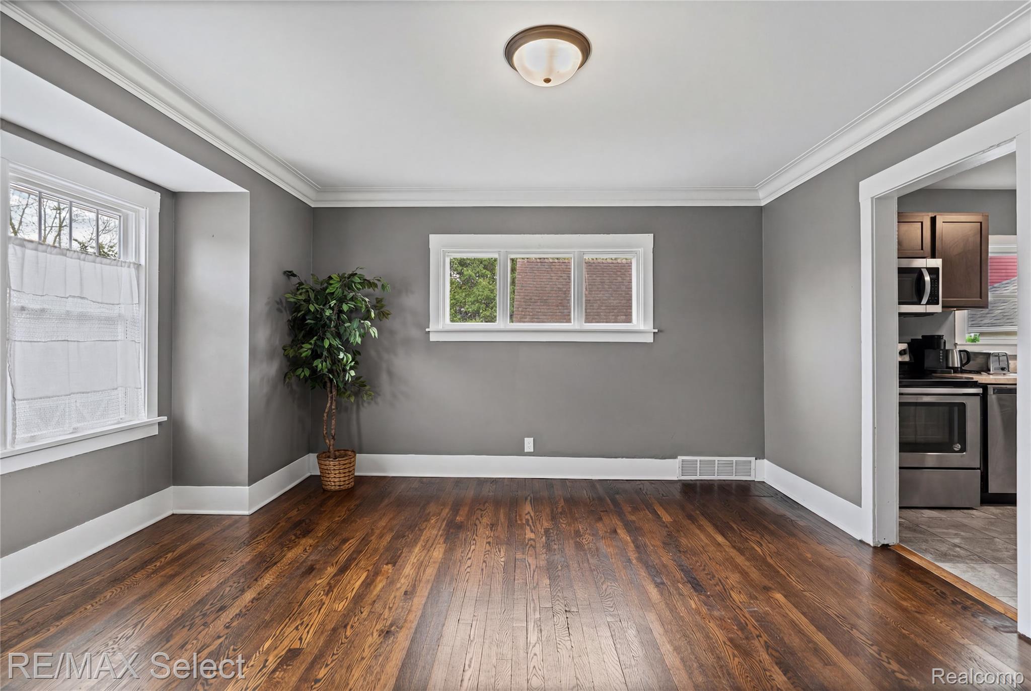 111 W 3rd Street