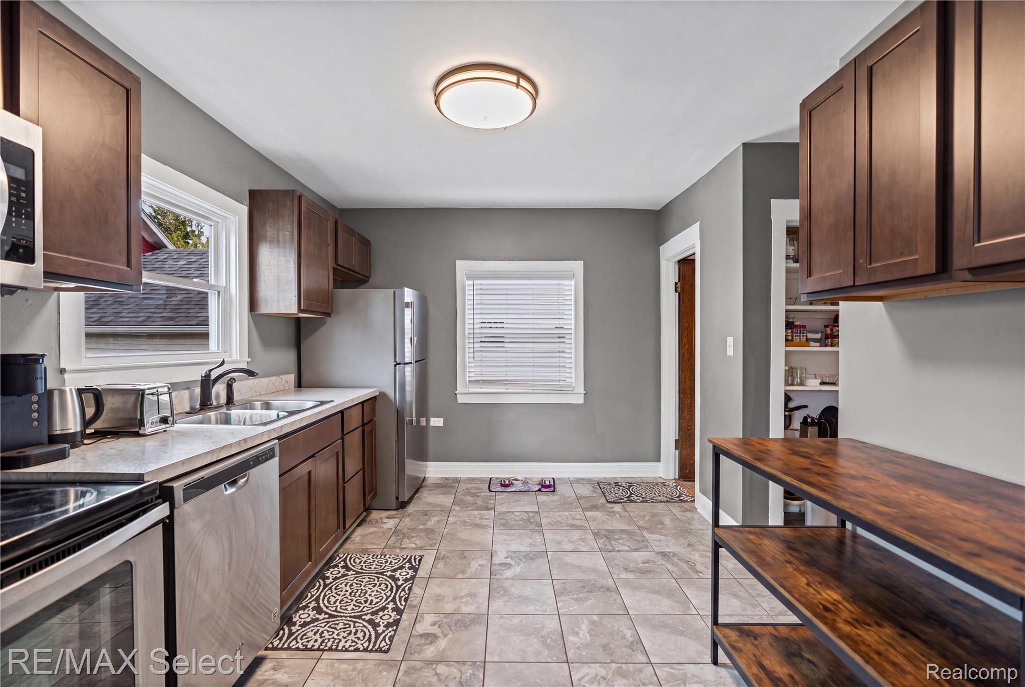 111 W 3rd Street