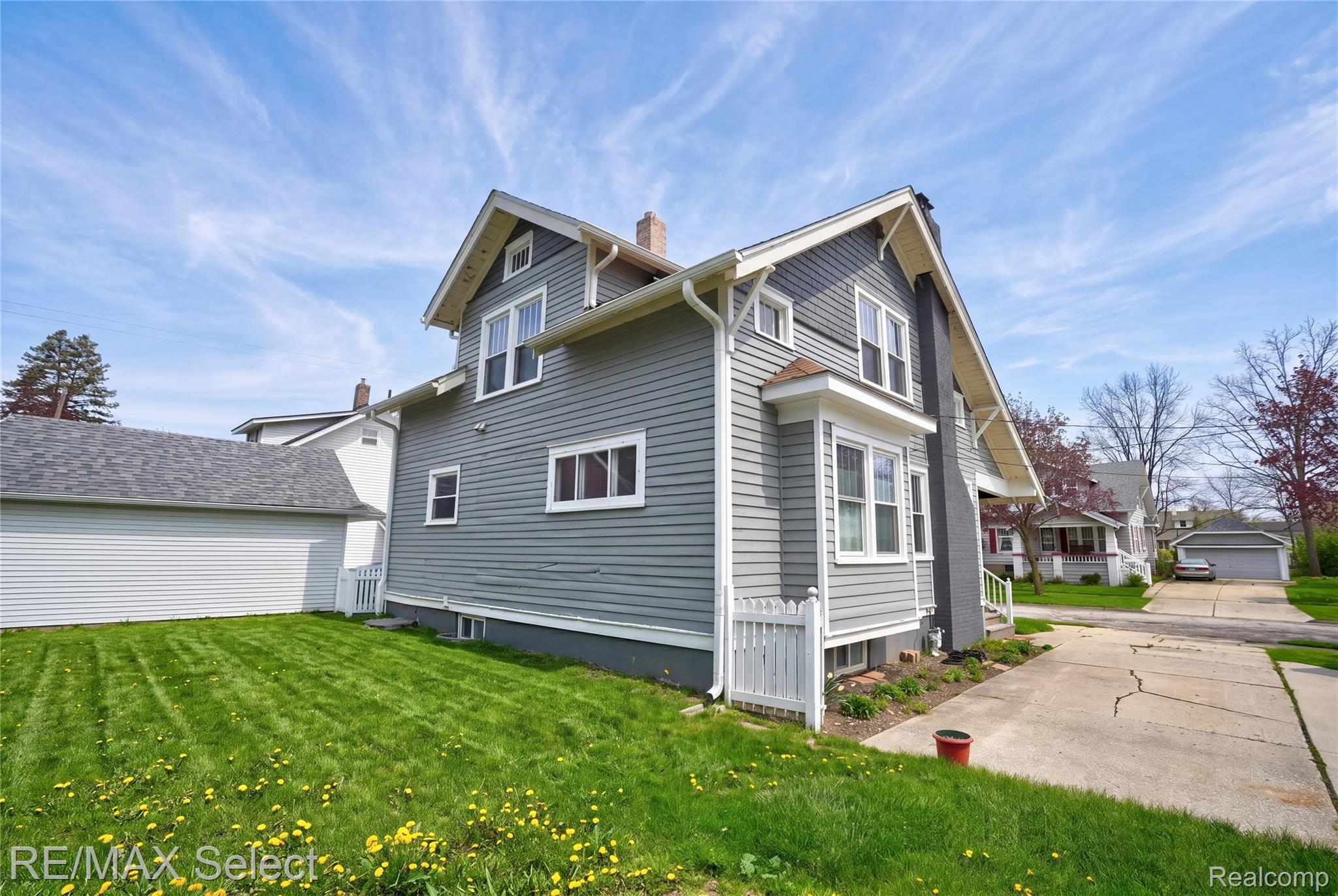 111 W 3rd Street
