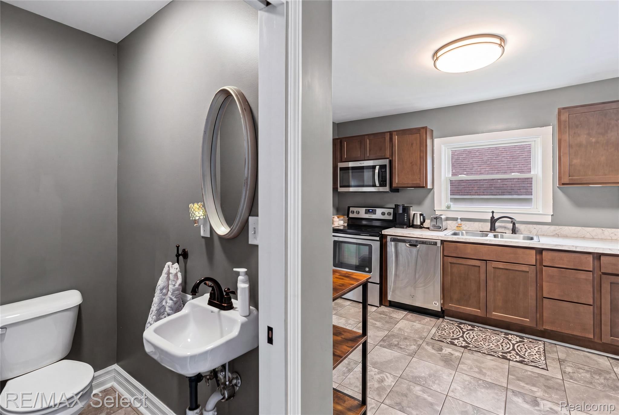 111 W 3rd Street